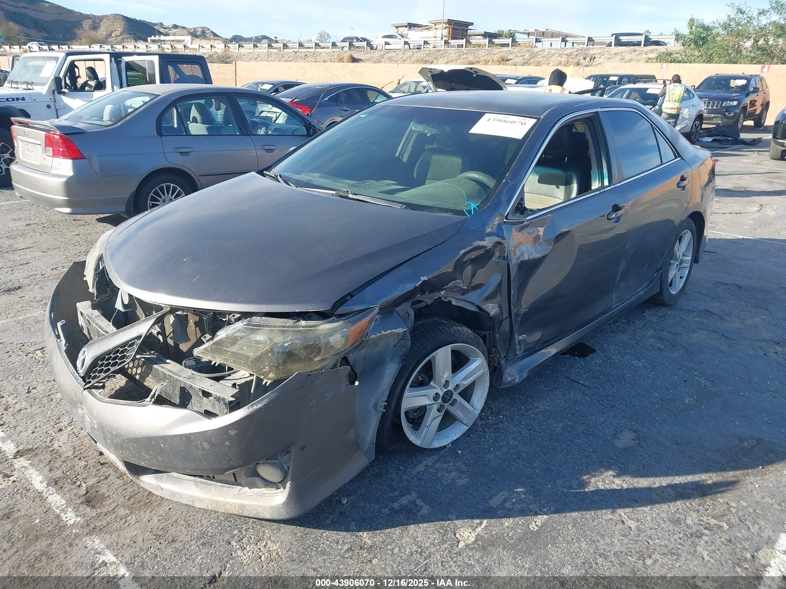TOYOTA CAMRY image 6