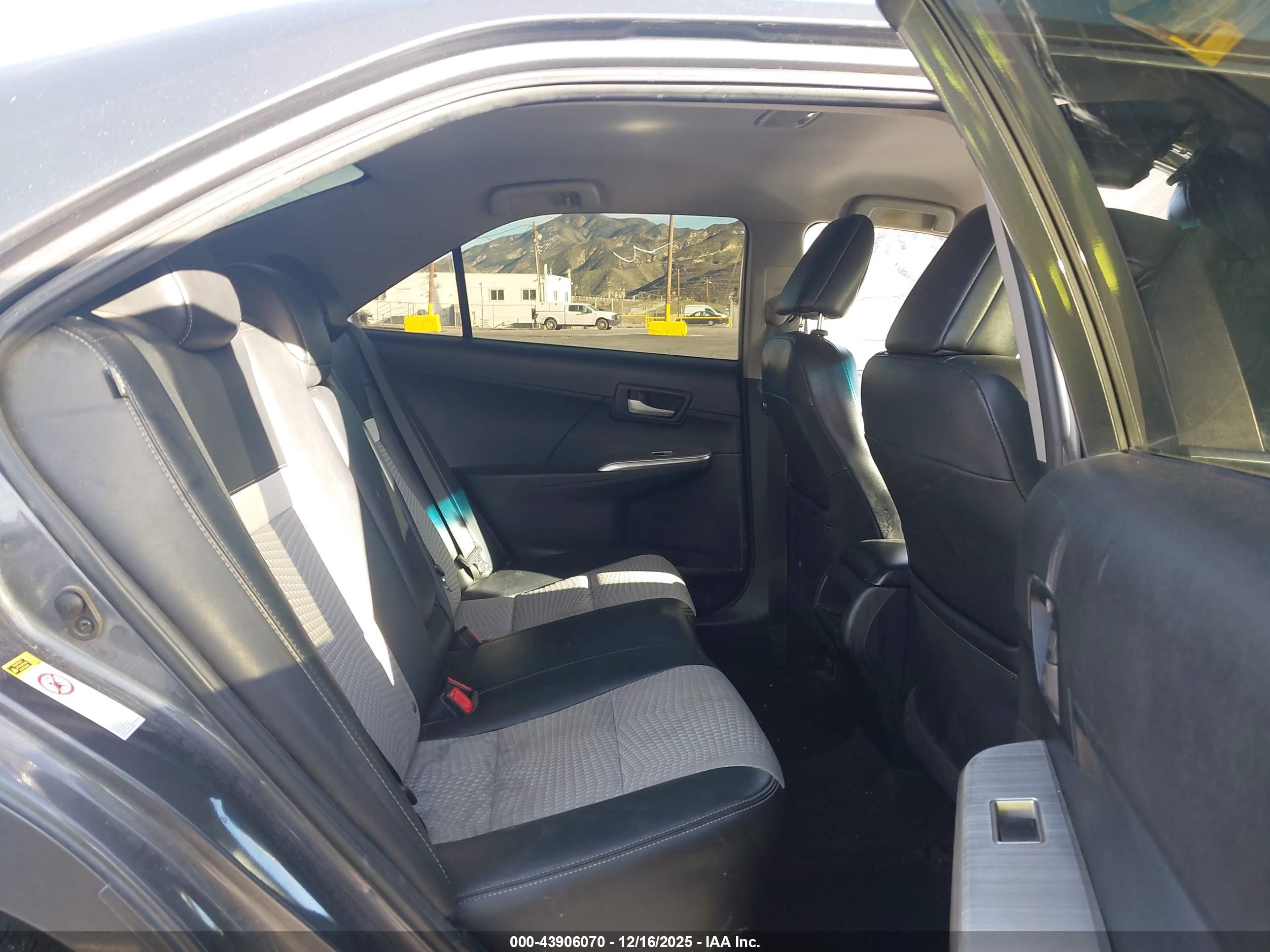 TOYOTA CAMRY image 8