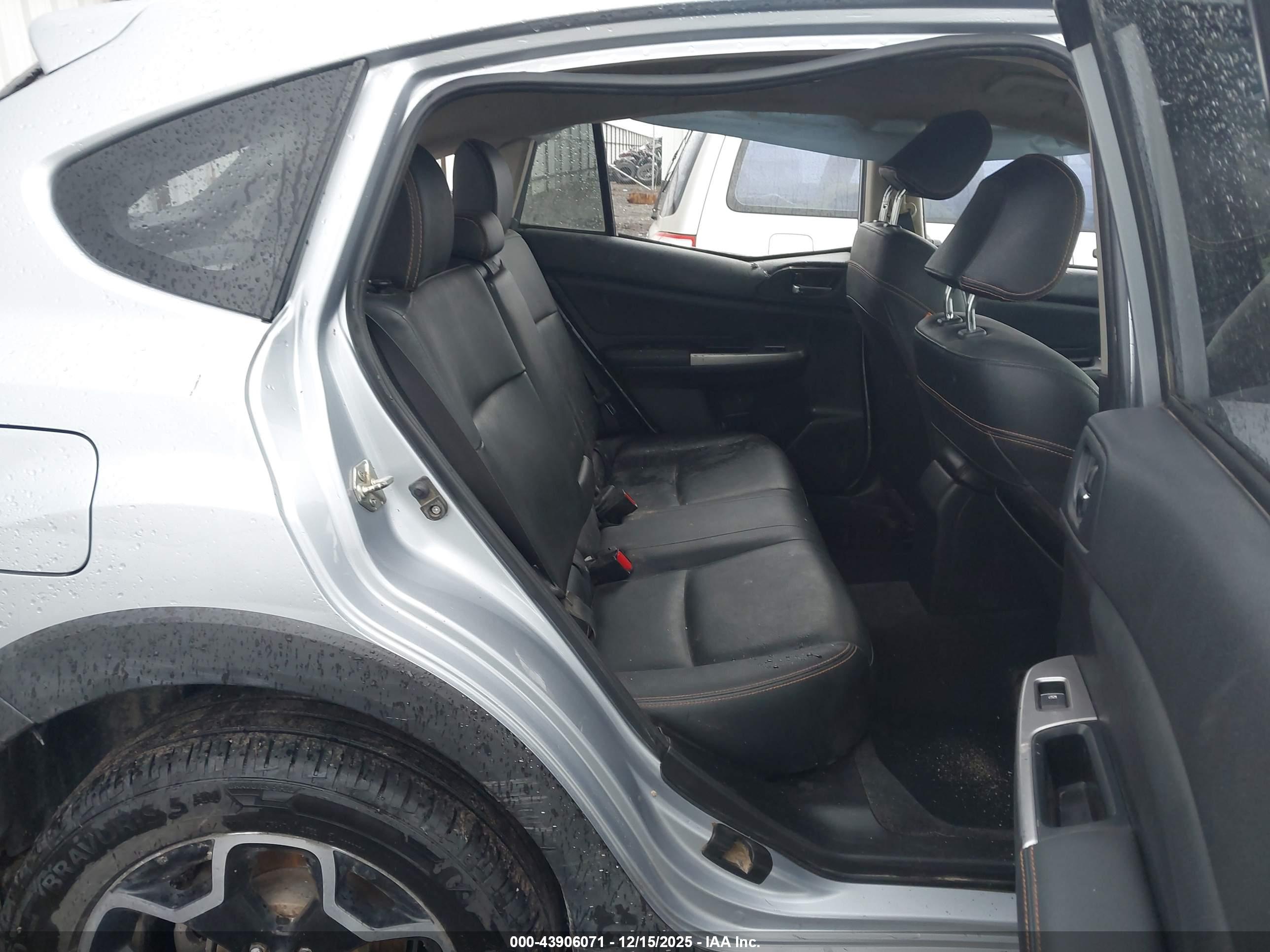 SUBARU CROSSTREK image 8