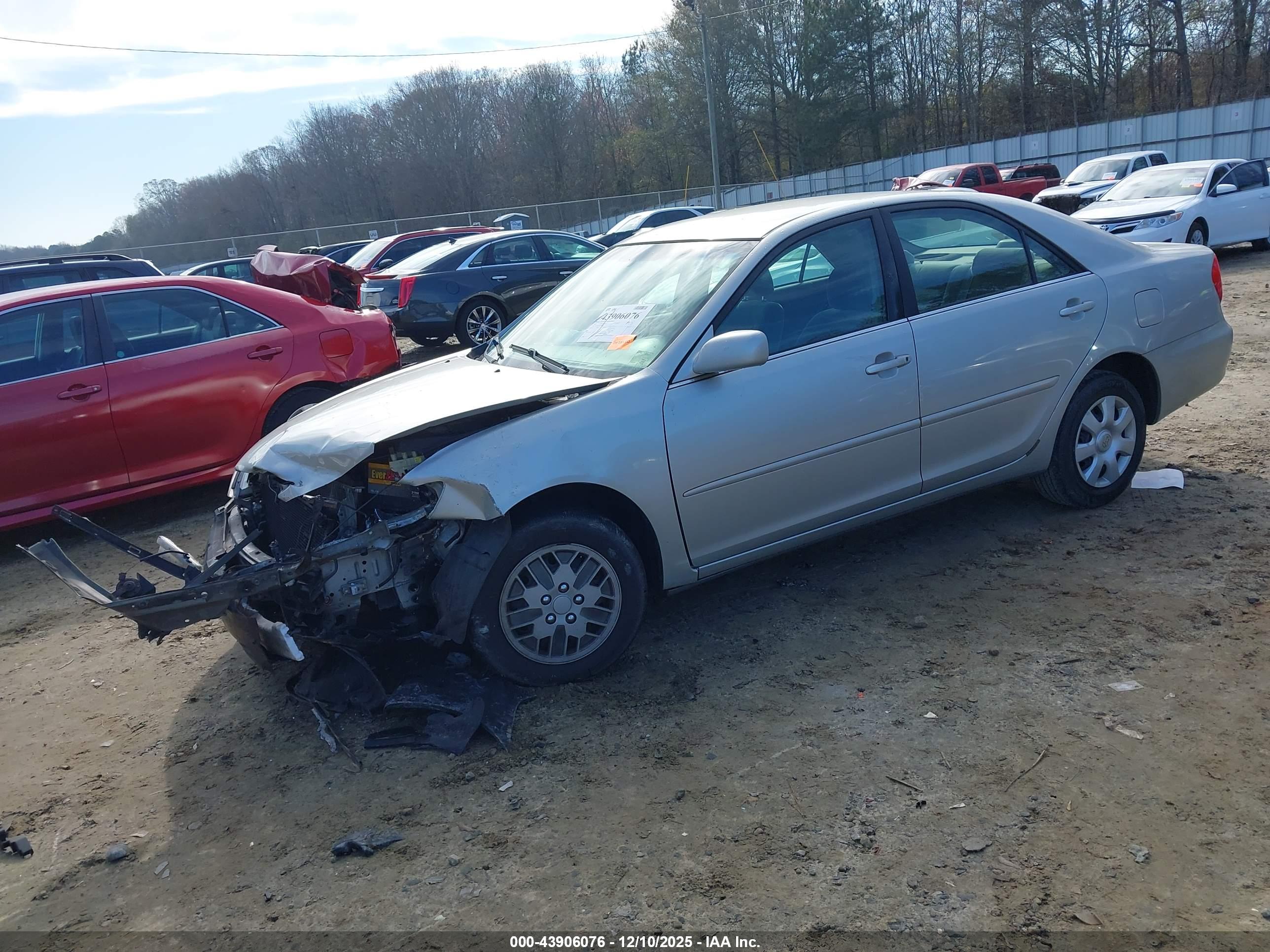 TOYOTA CAMRY image 2