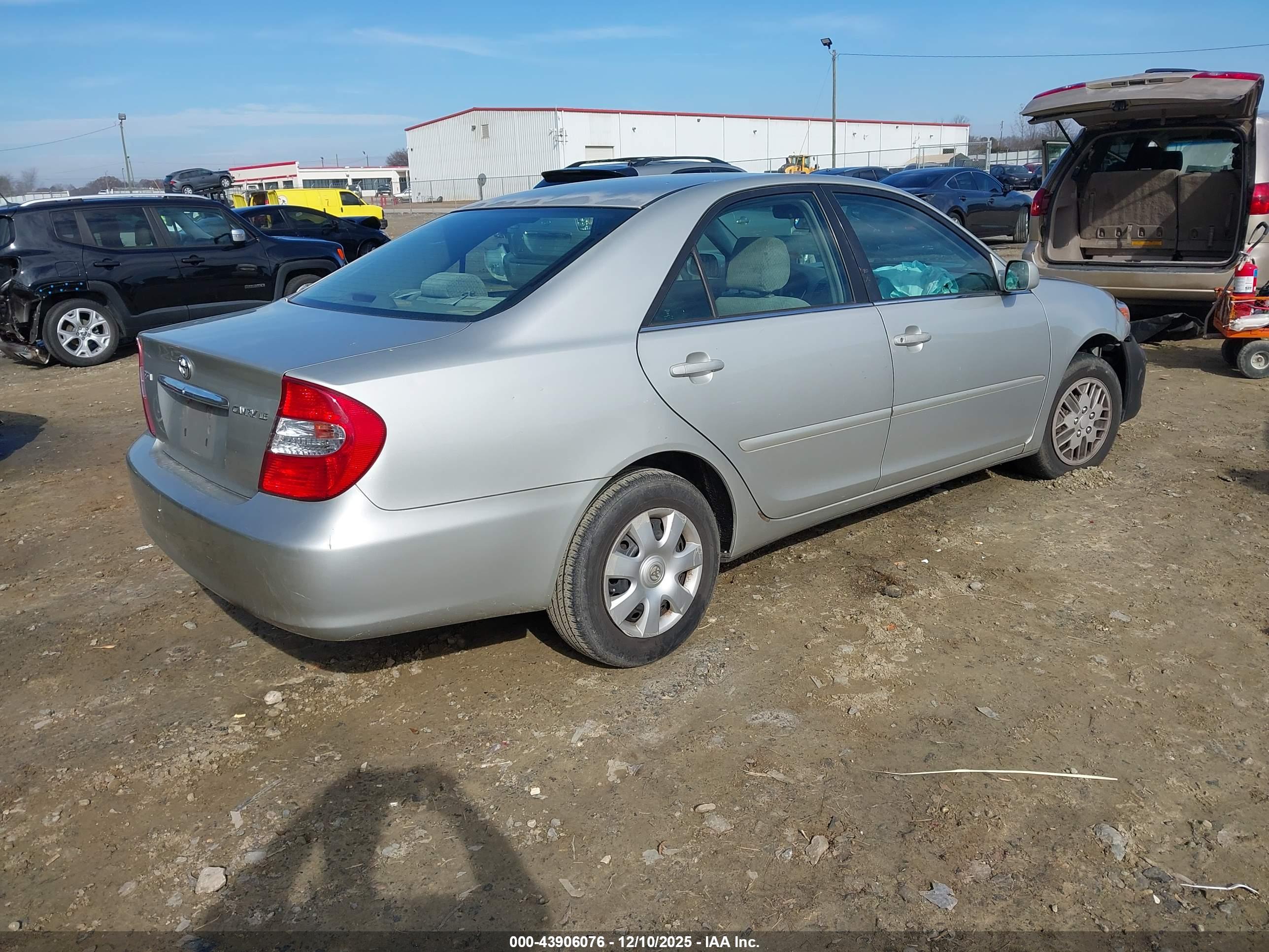 TOYOTA CAMRY image 4