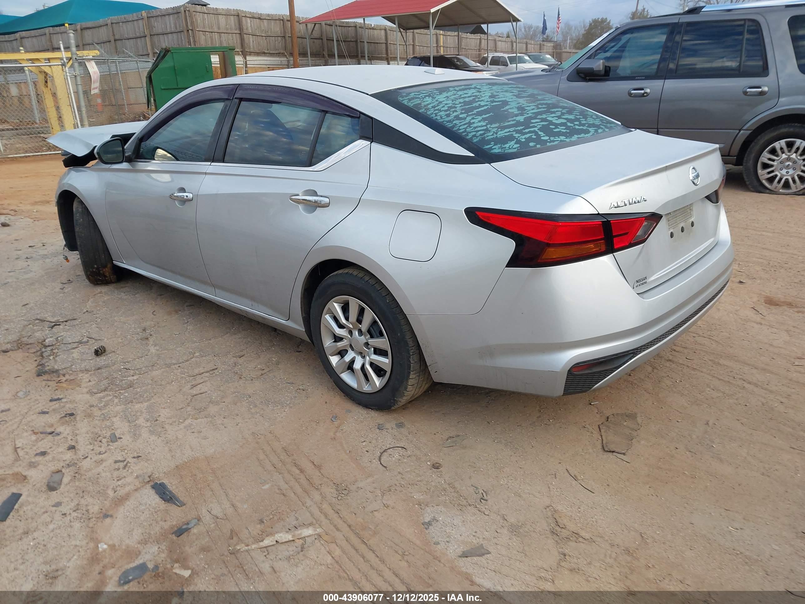 NISSAN ALTIMA image 3