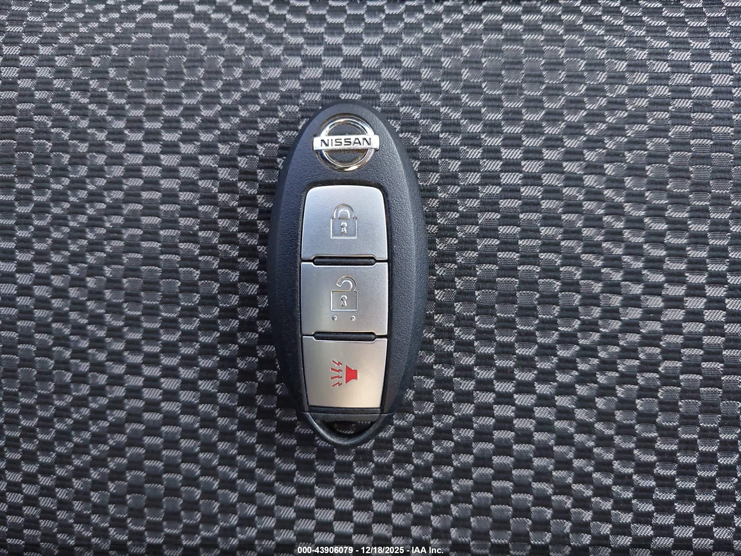 NISSAN ROGUE image 11