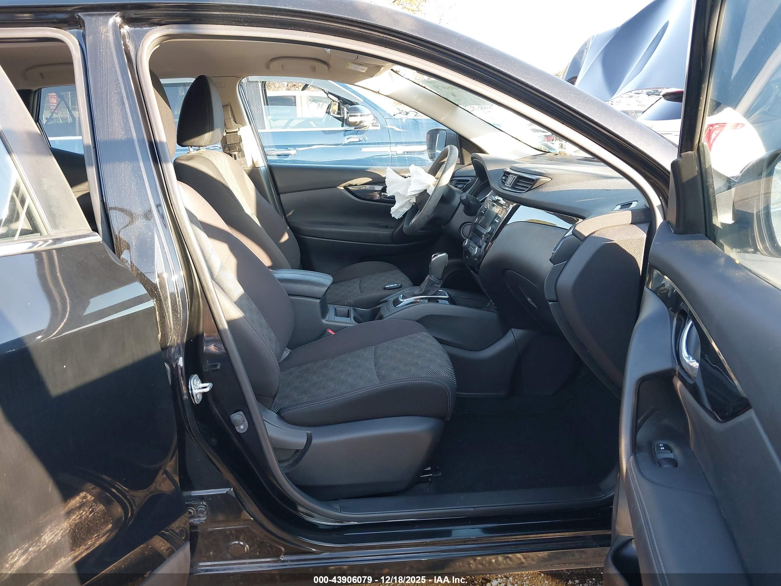 NISSAN ROGUE image 5