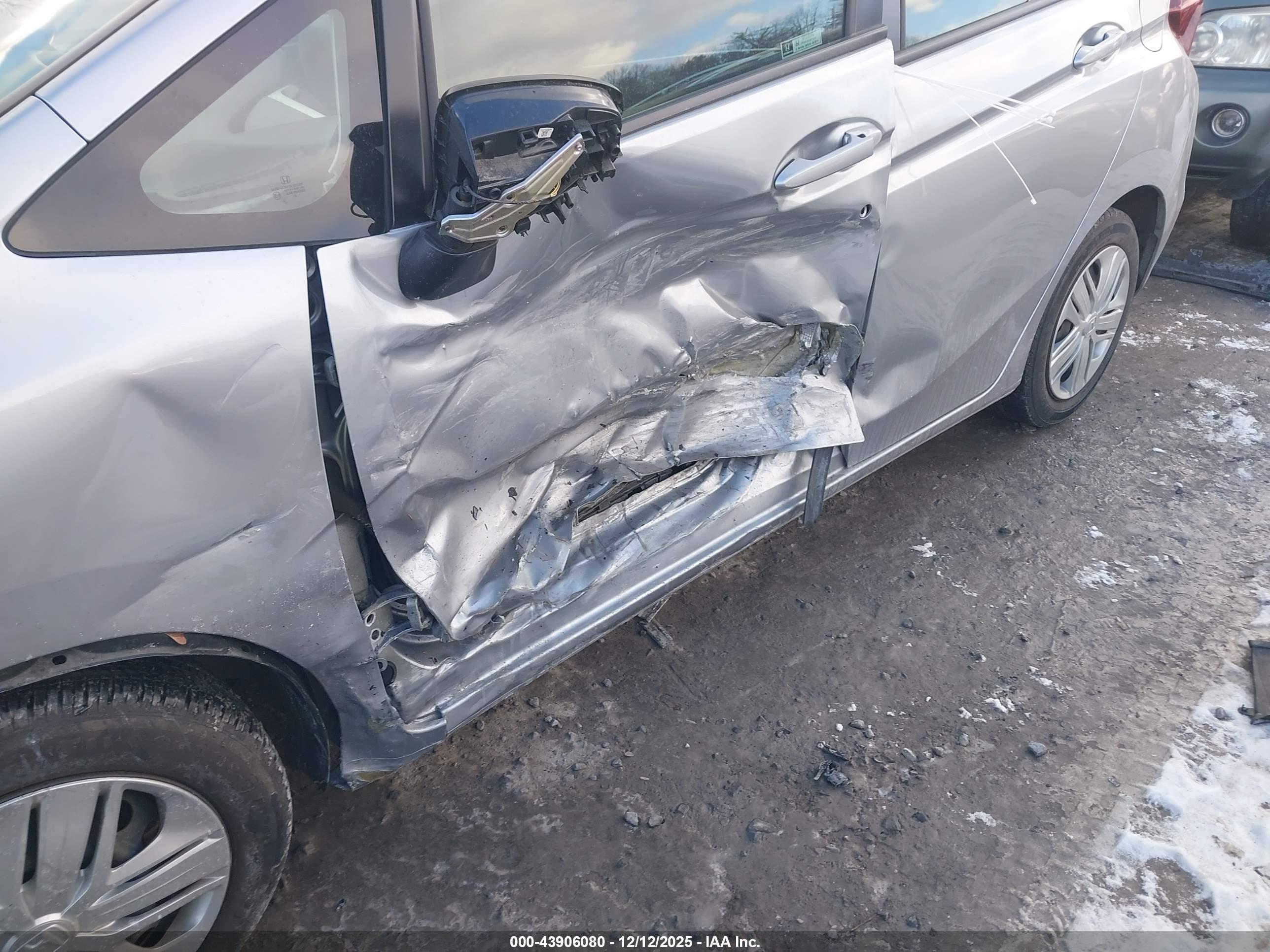 HONDA FIT image 6