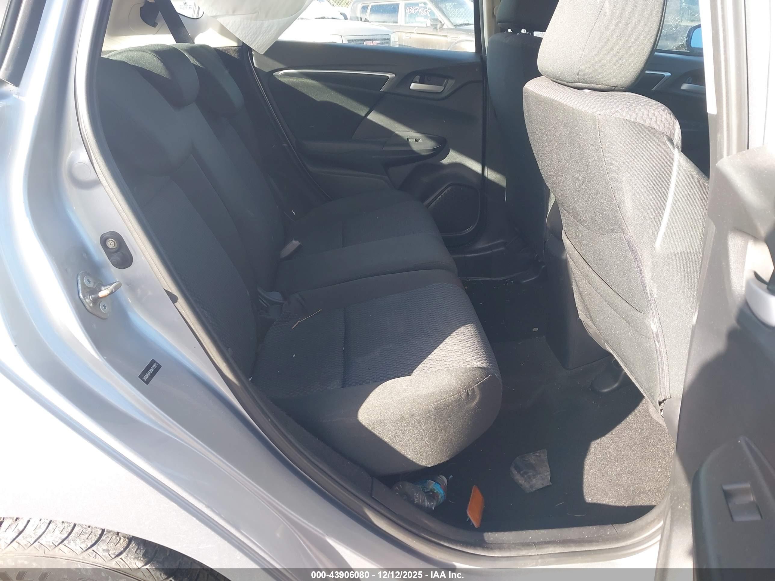 HONDA FIT image 8