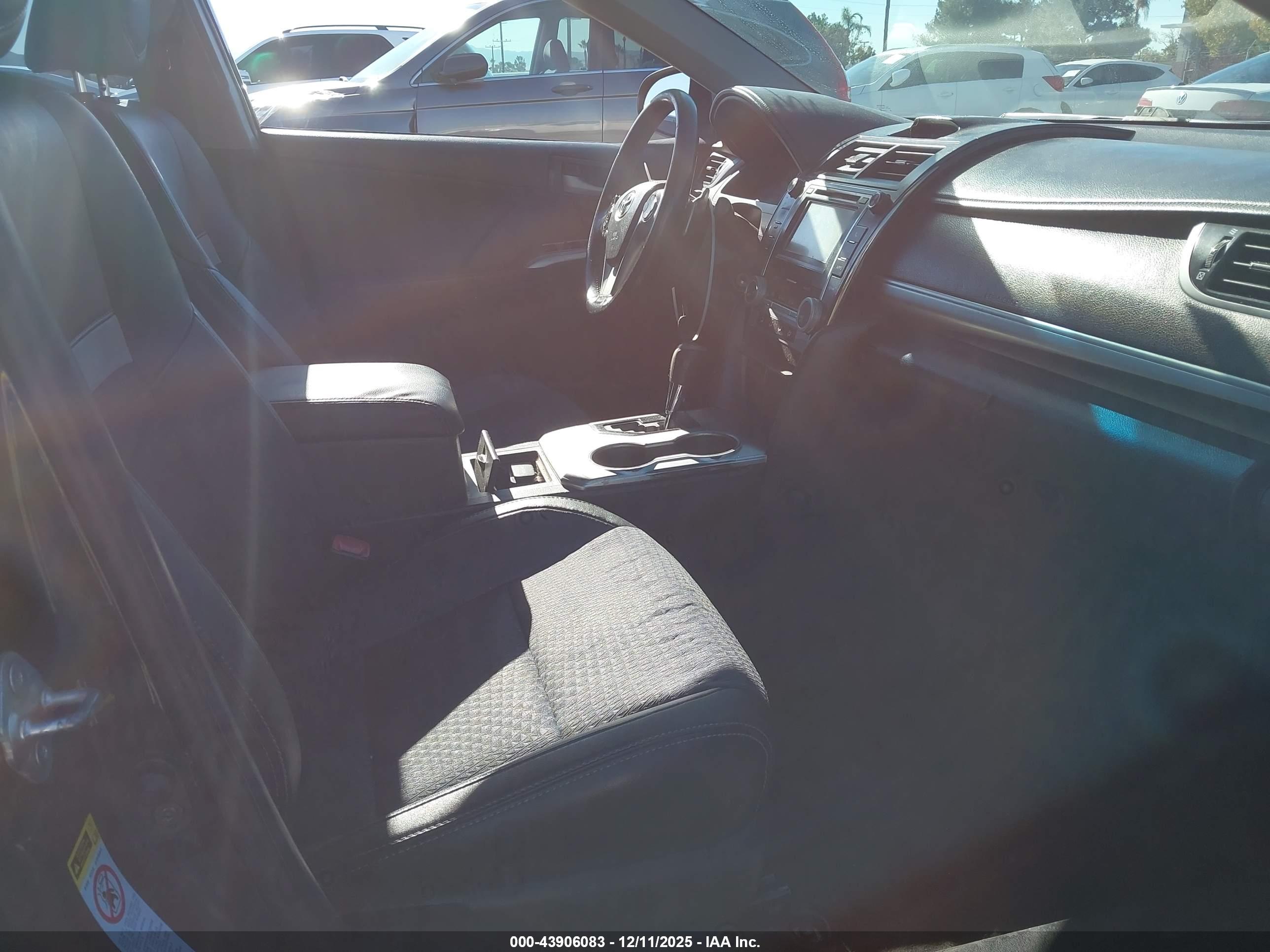 TOYOTA CAMRY image 5