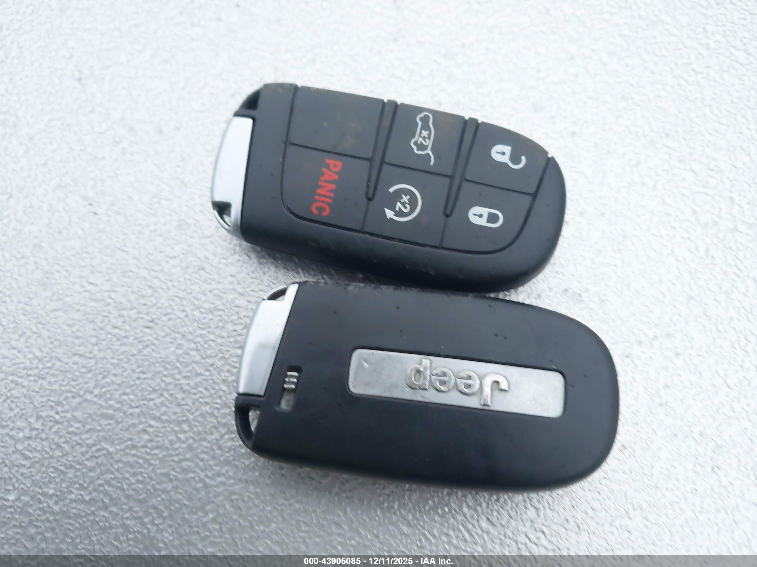 JEEP GRAND image 11