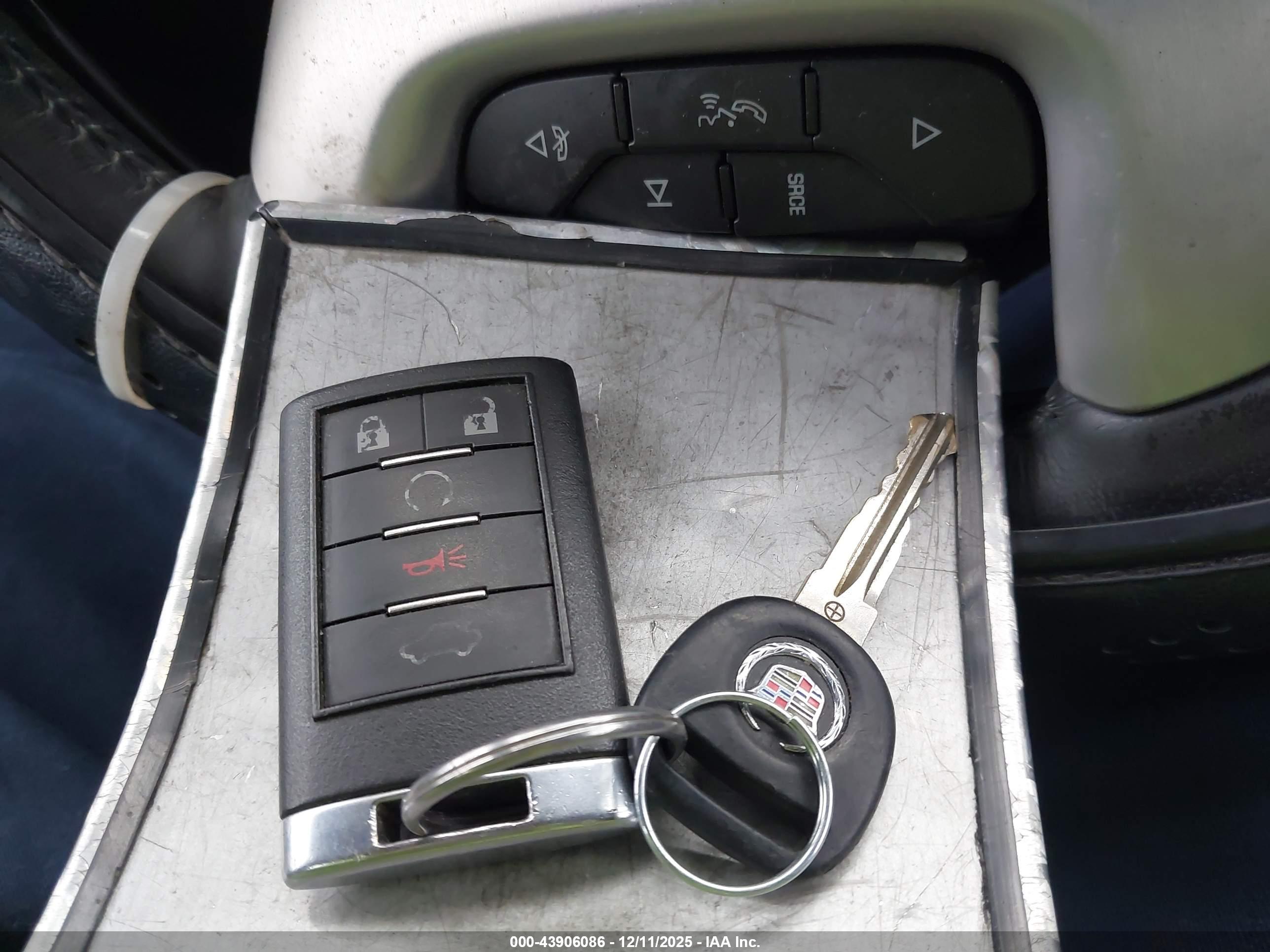 CADILLAC ESCALADE image 11