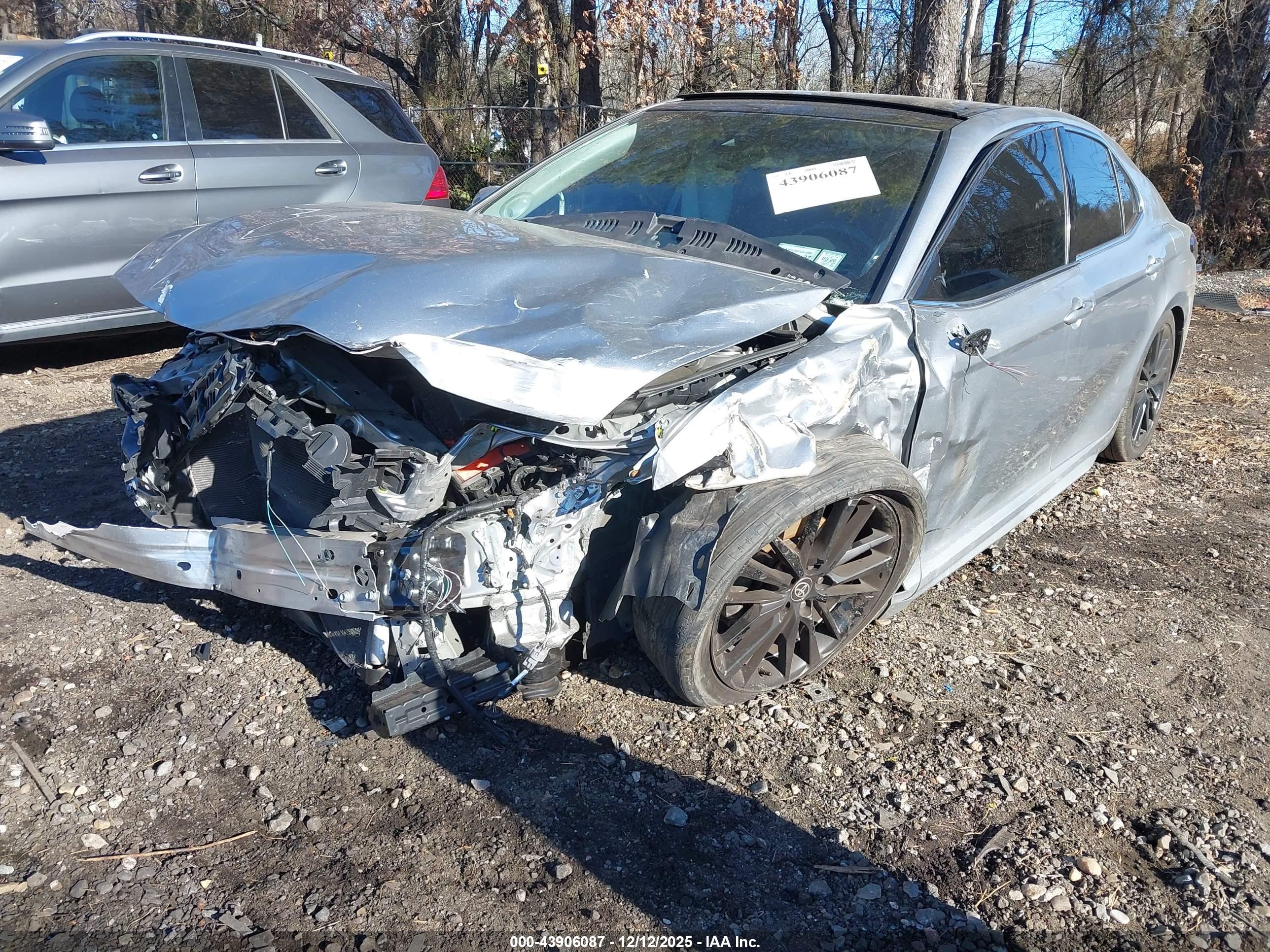 TOYOTA CAMRY image 6