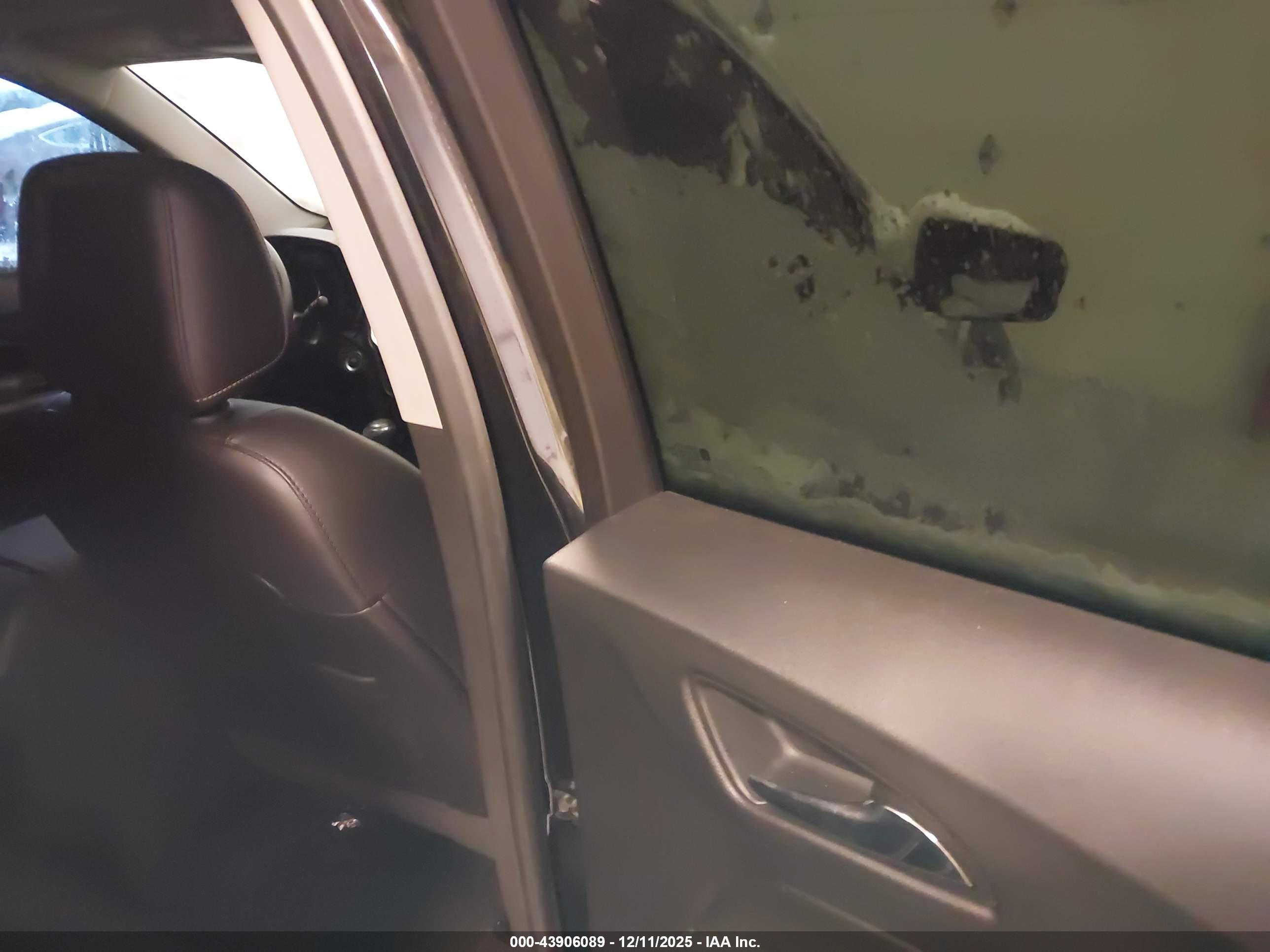 CHEVROLET EQUINOX image 8