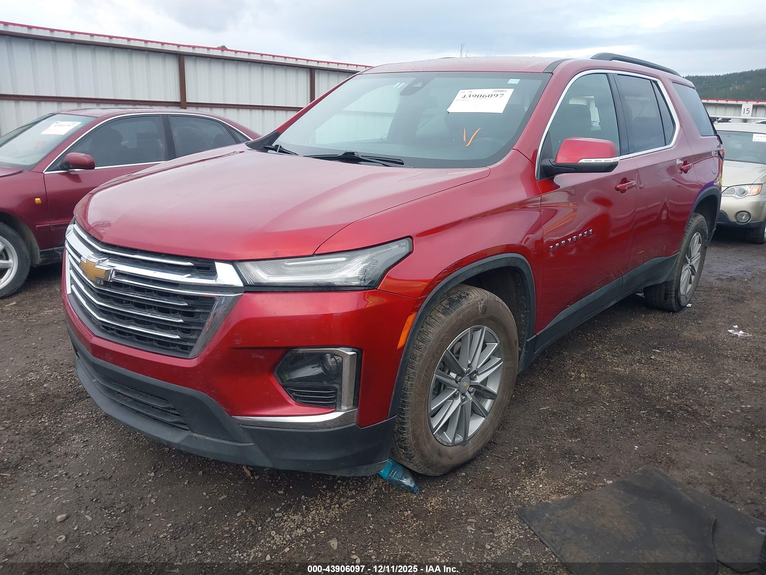 CHEVROLET TRAVERSE image 2