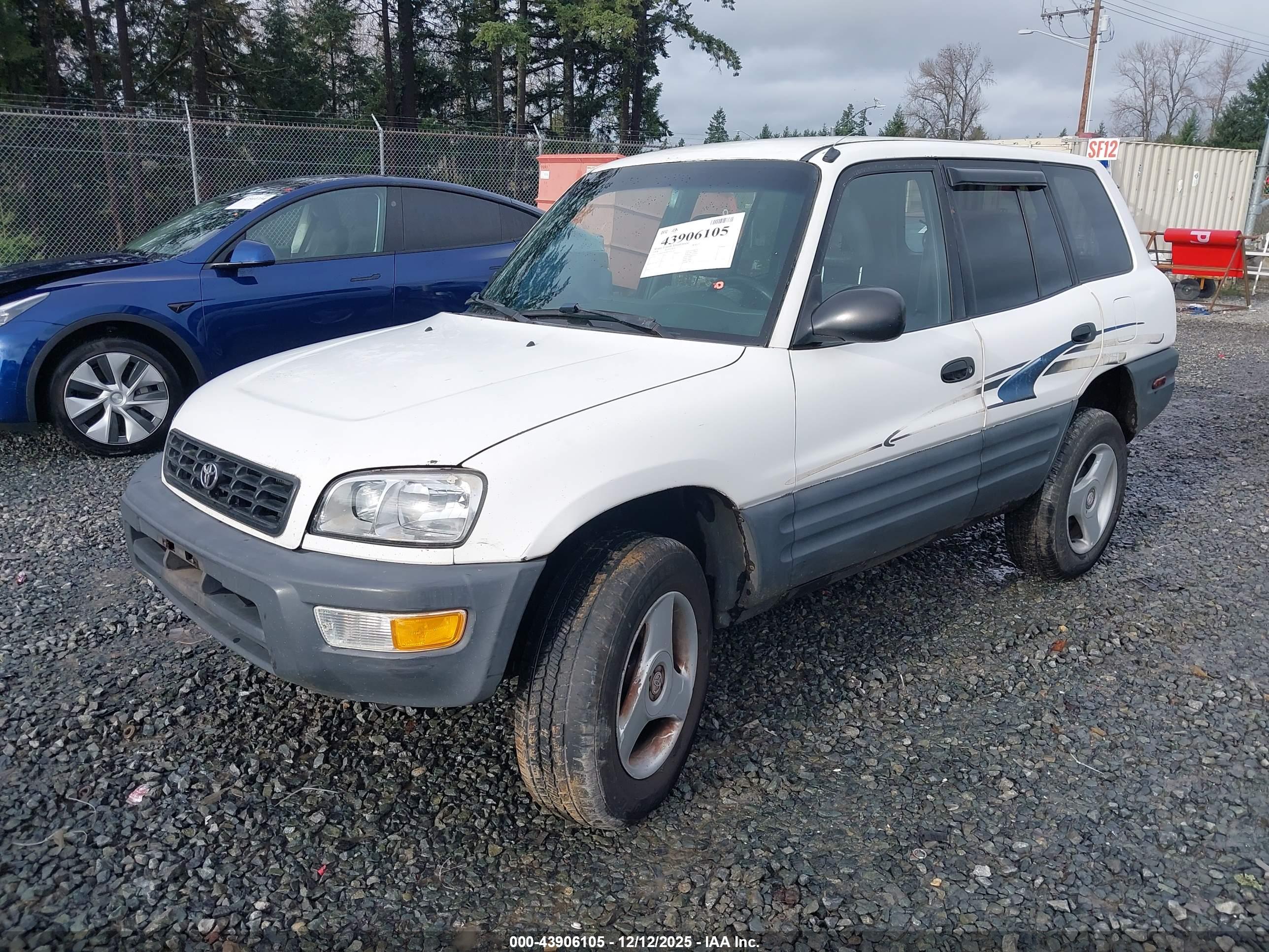 TOYOTA RAV4 image 2