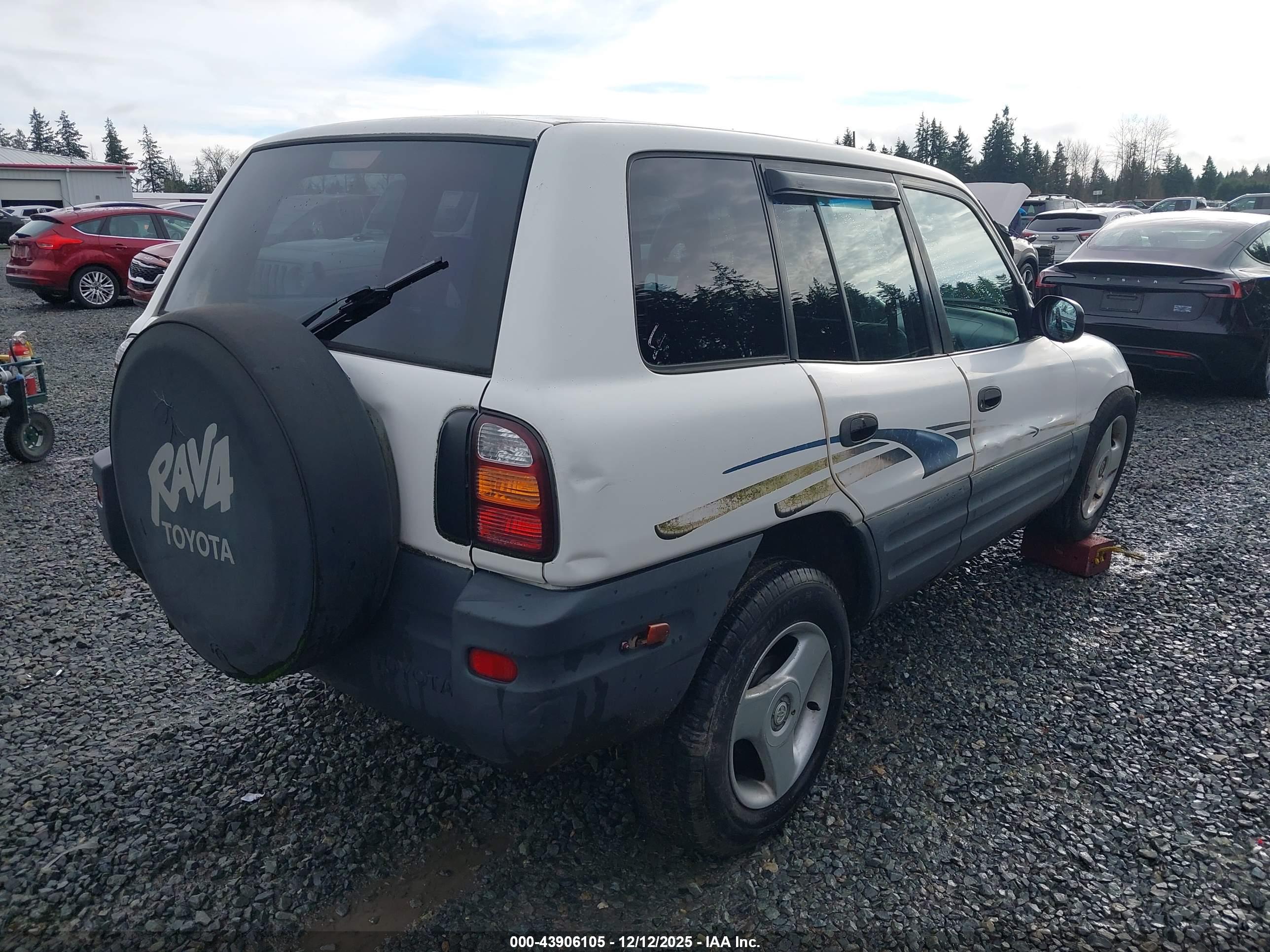 TOYOTA RAV4 image 4