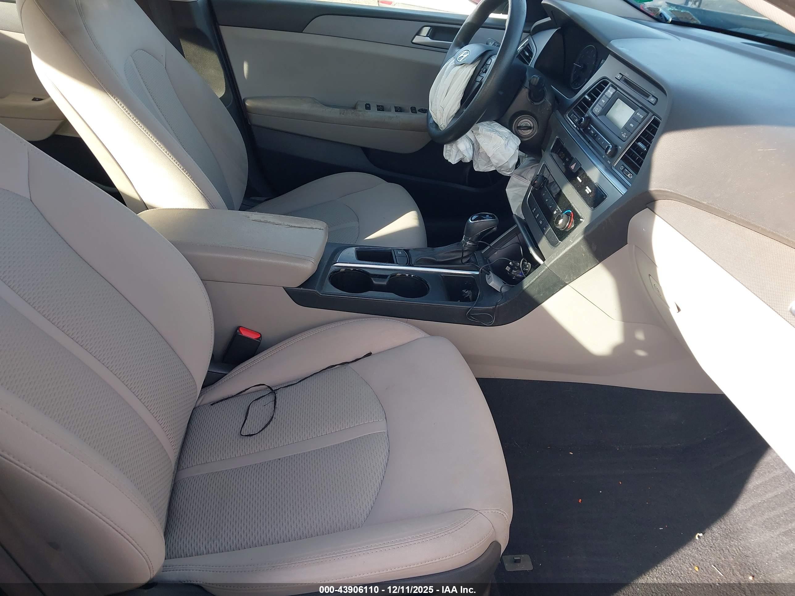 HYUNDAI SONATA image 5