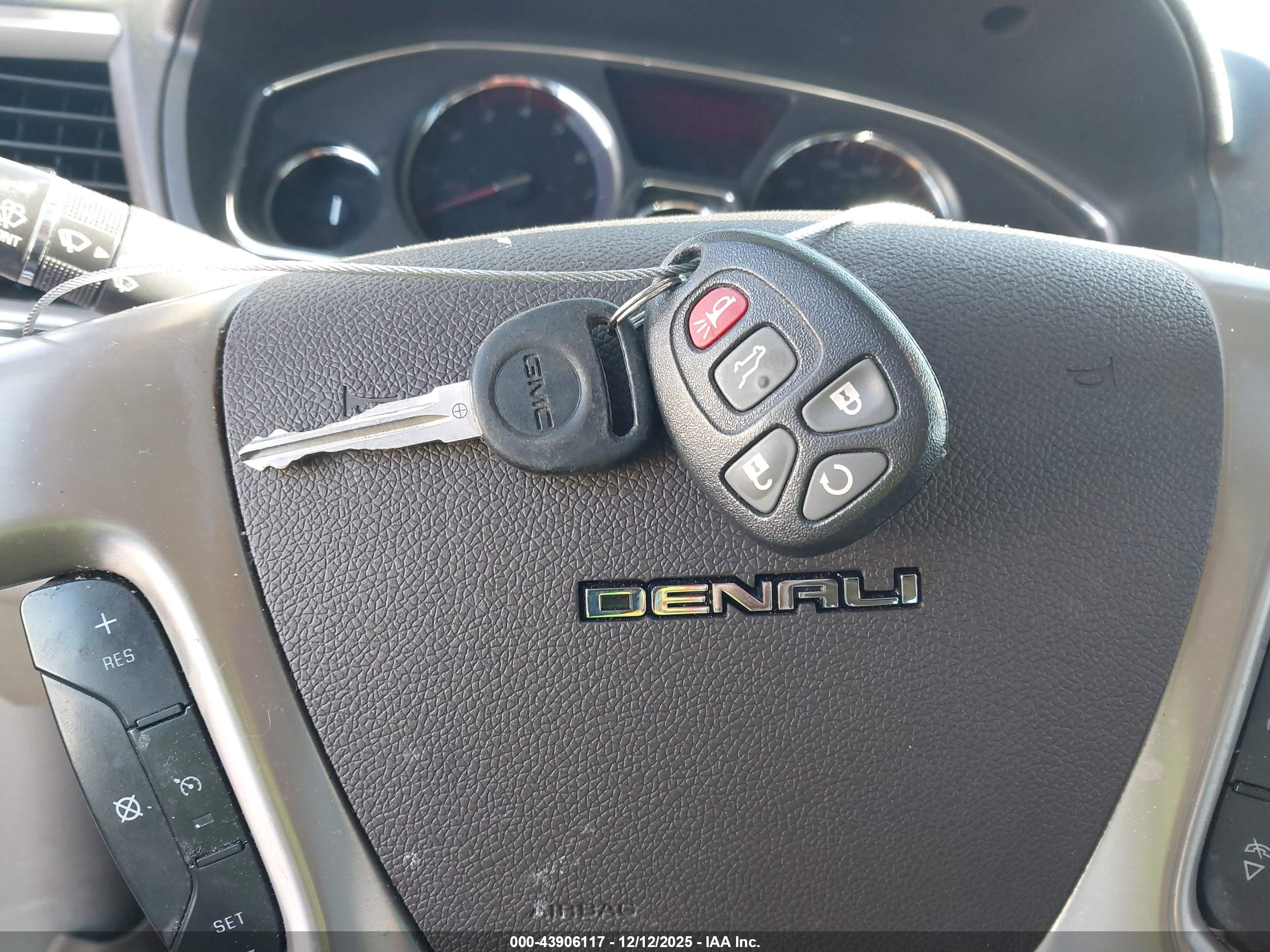 GMC ACADIA image 11