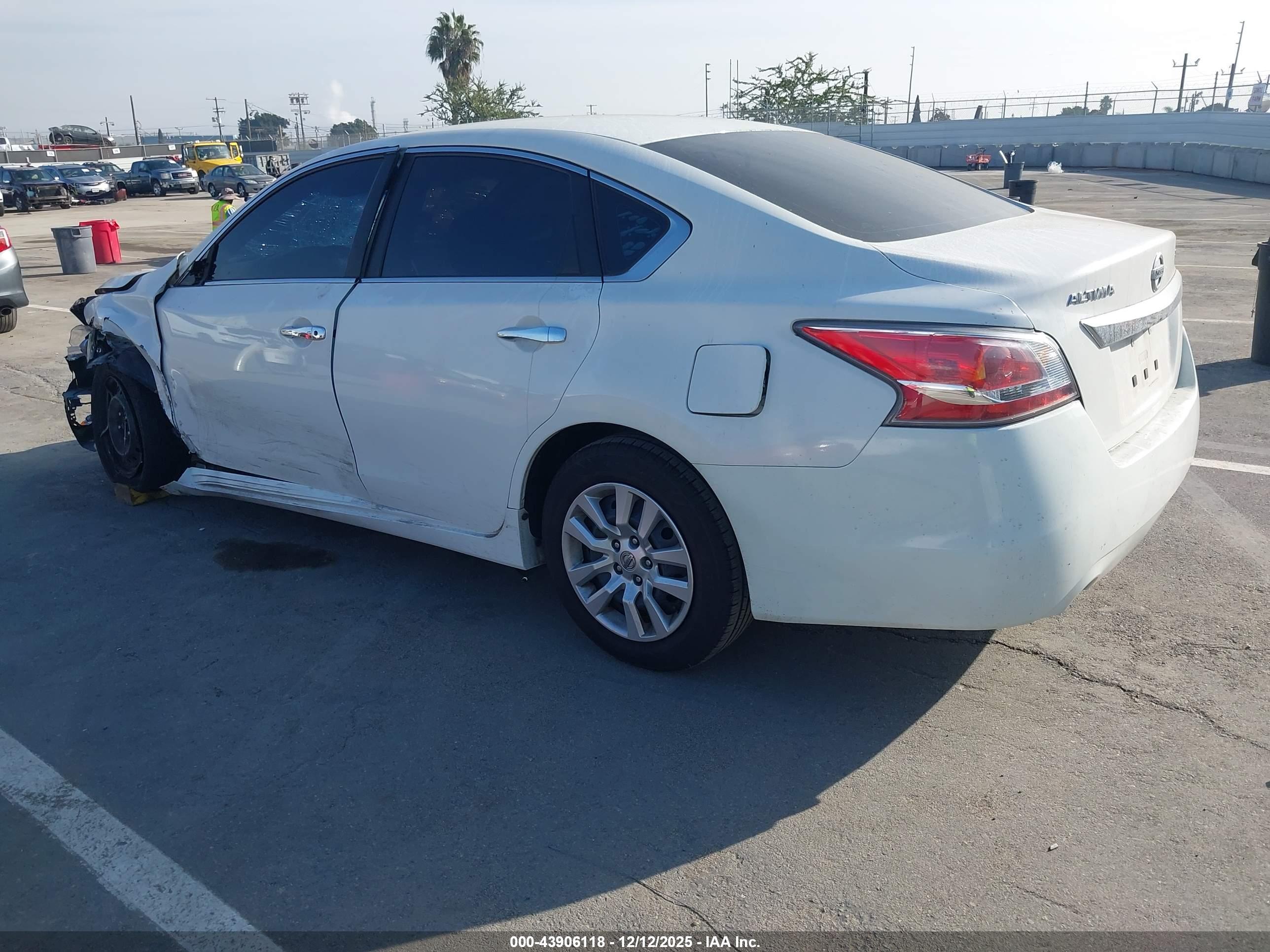 NISSAN ALTIMA image 3