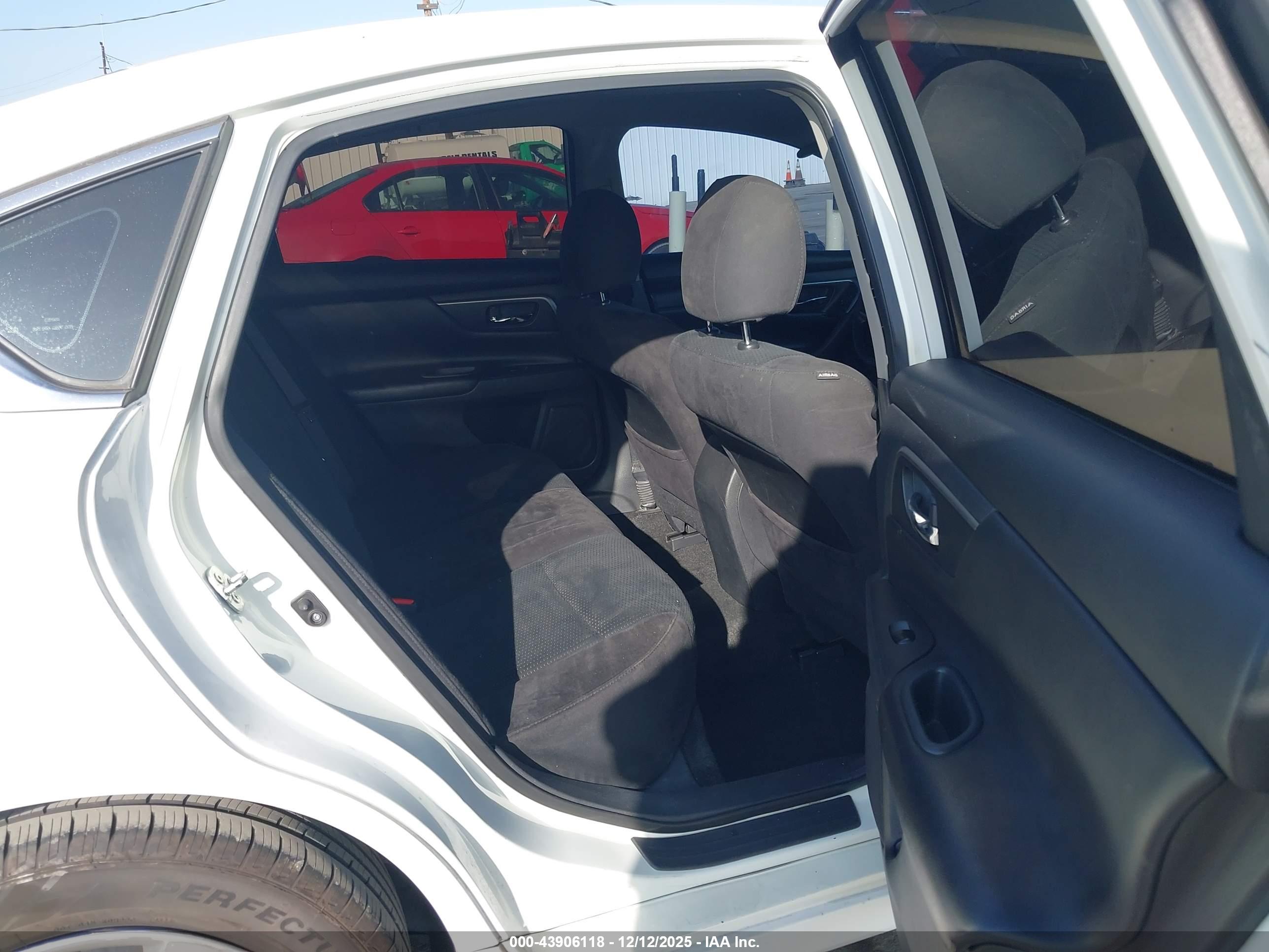 NISSAN ALTIMA image 8
