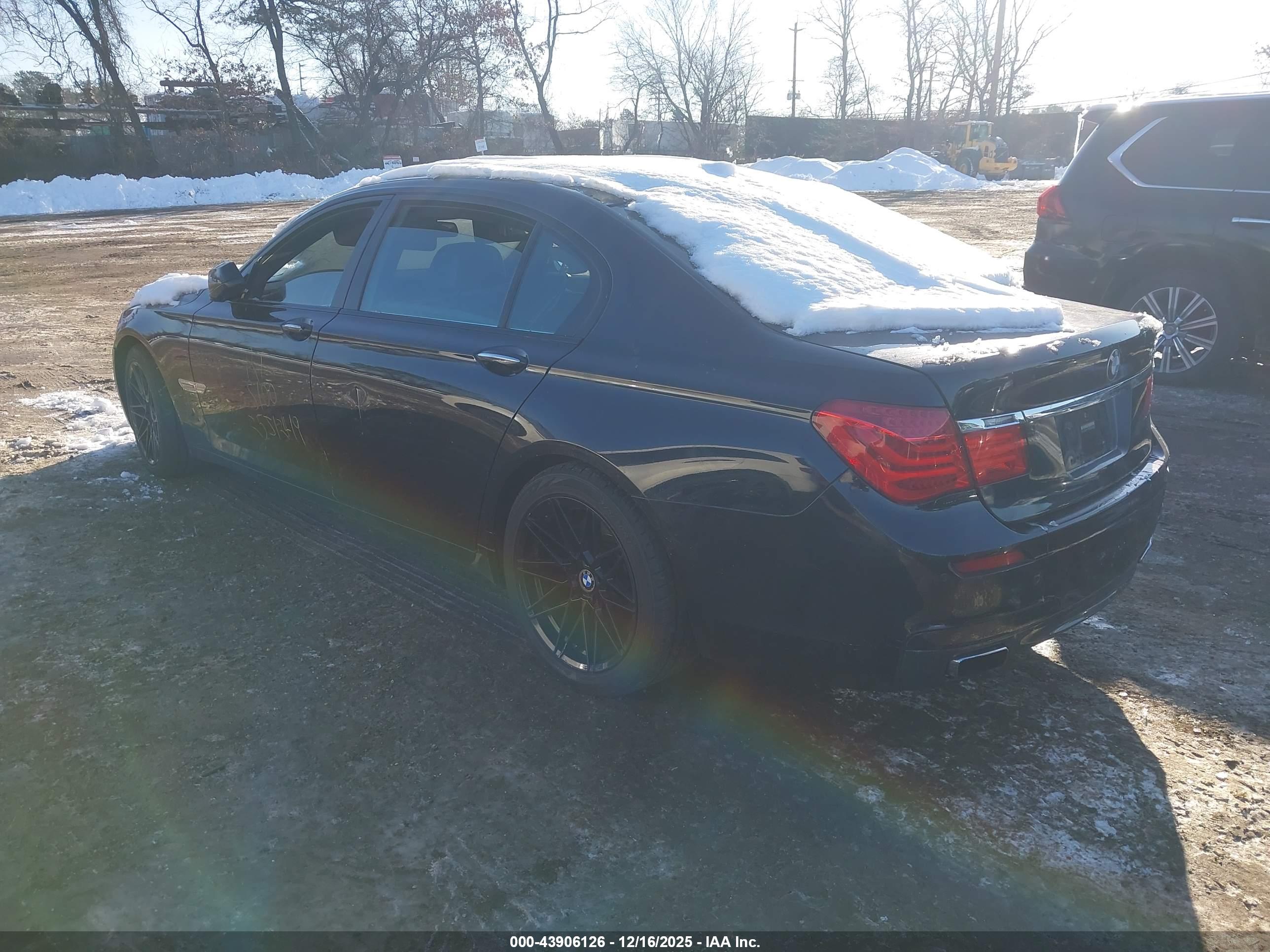 BMW 750LI image 3
