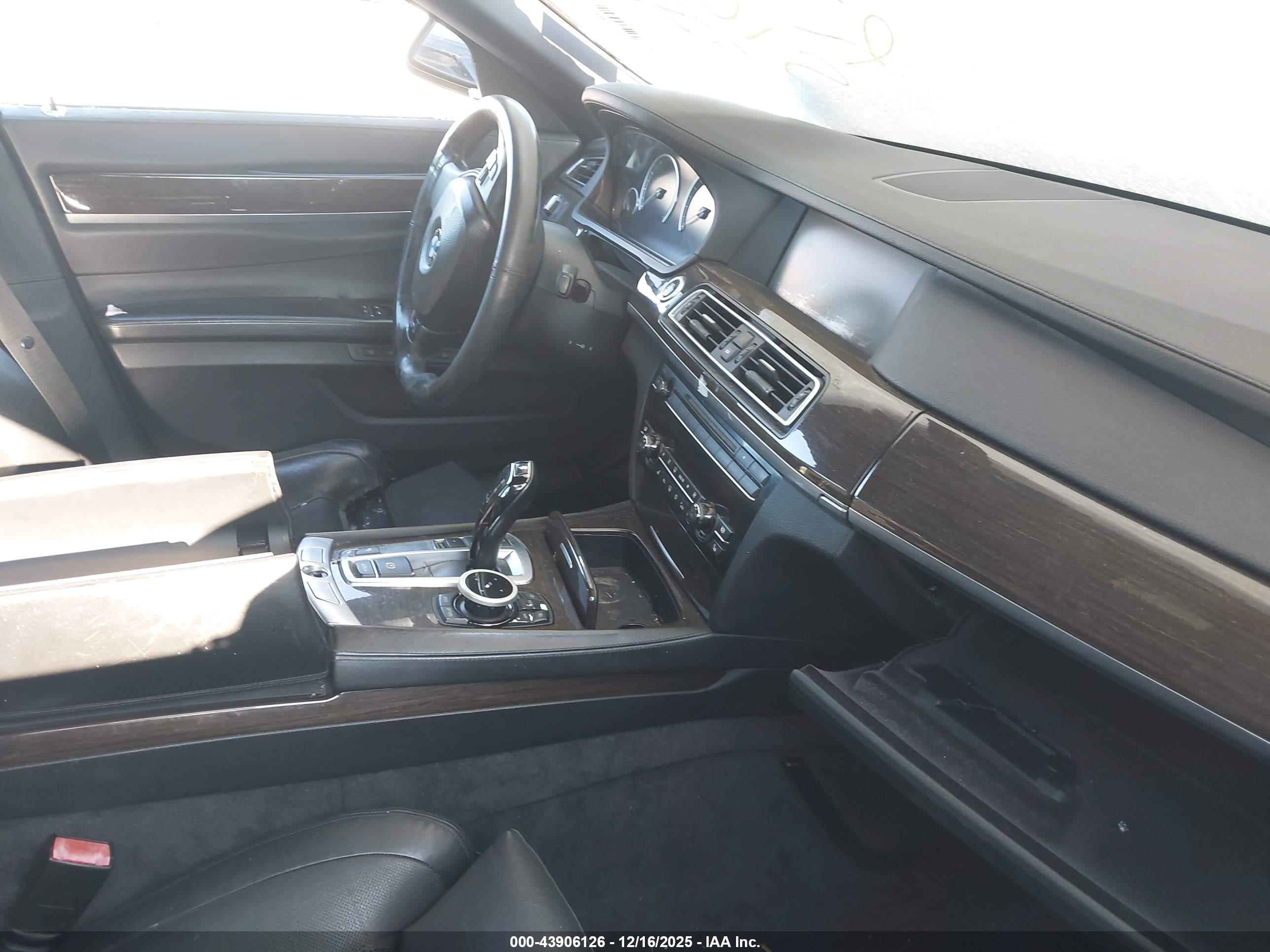 BMW 750LI image 5