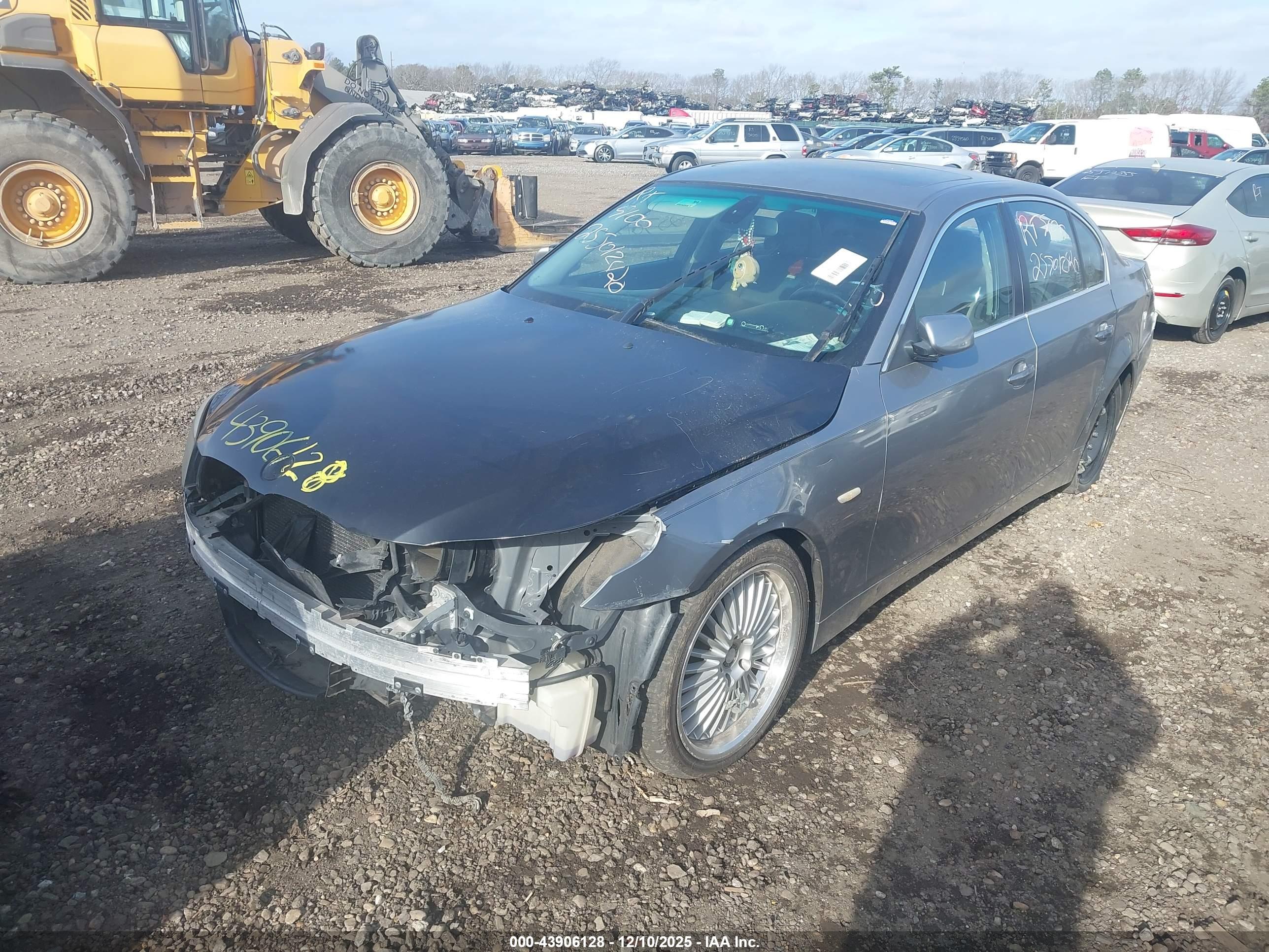 BMW 550I image 2