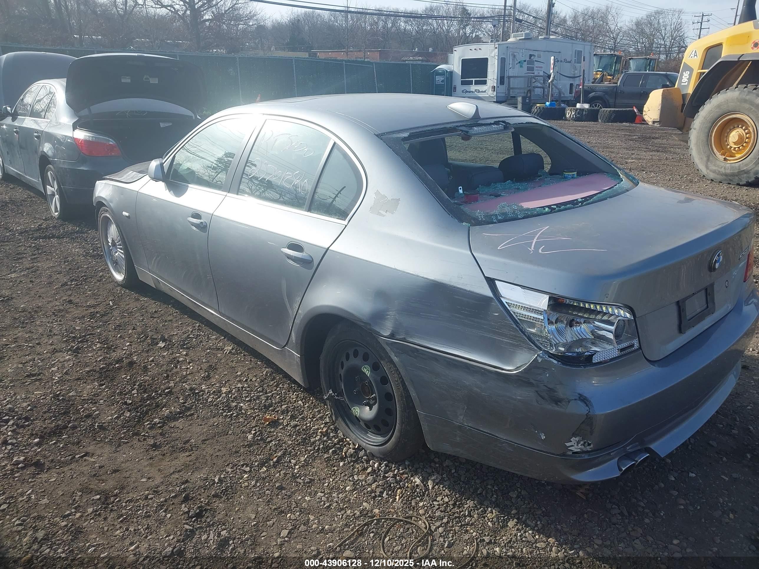 BMW 550I image 3