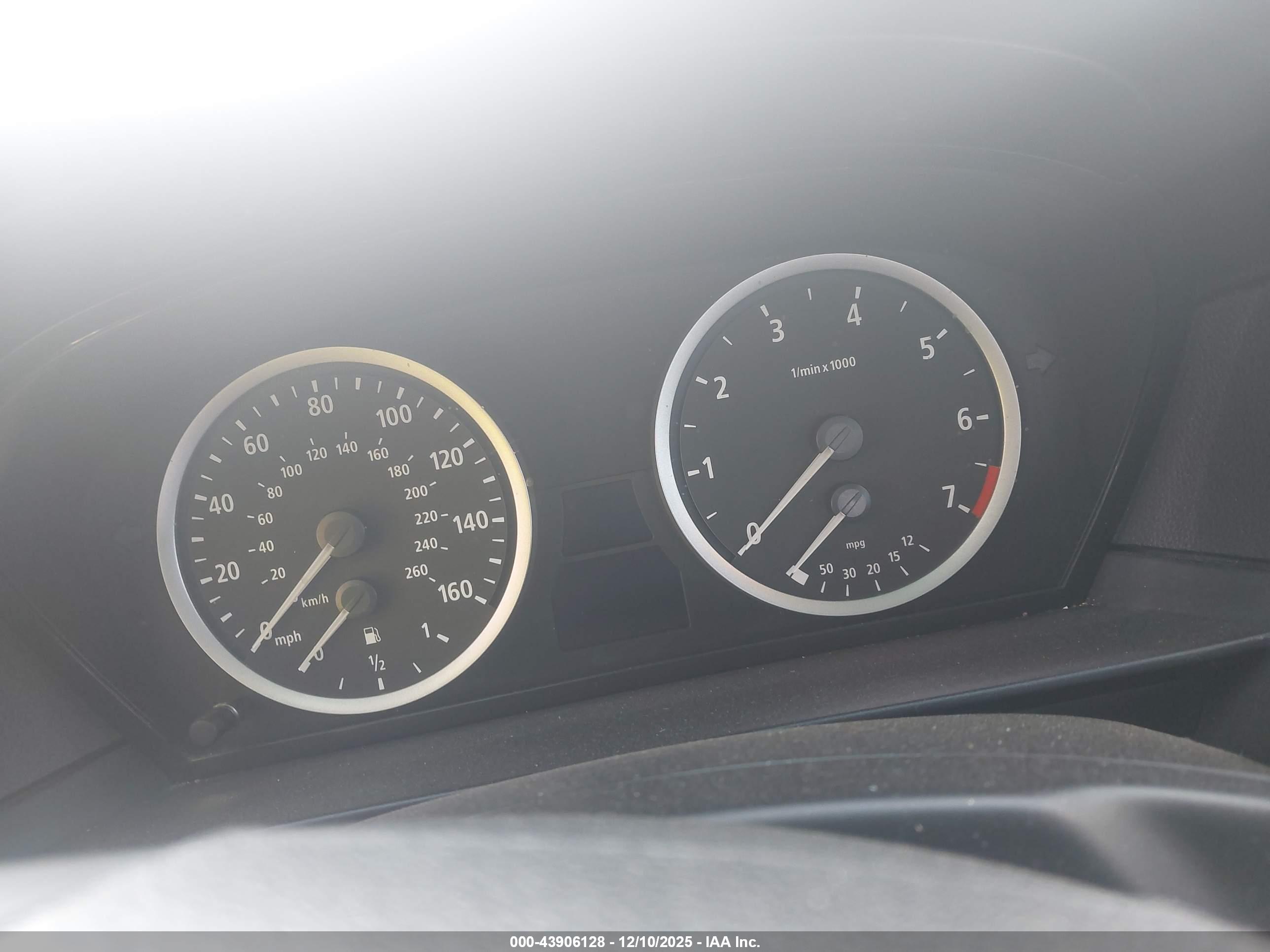 BMW 550I image 7