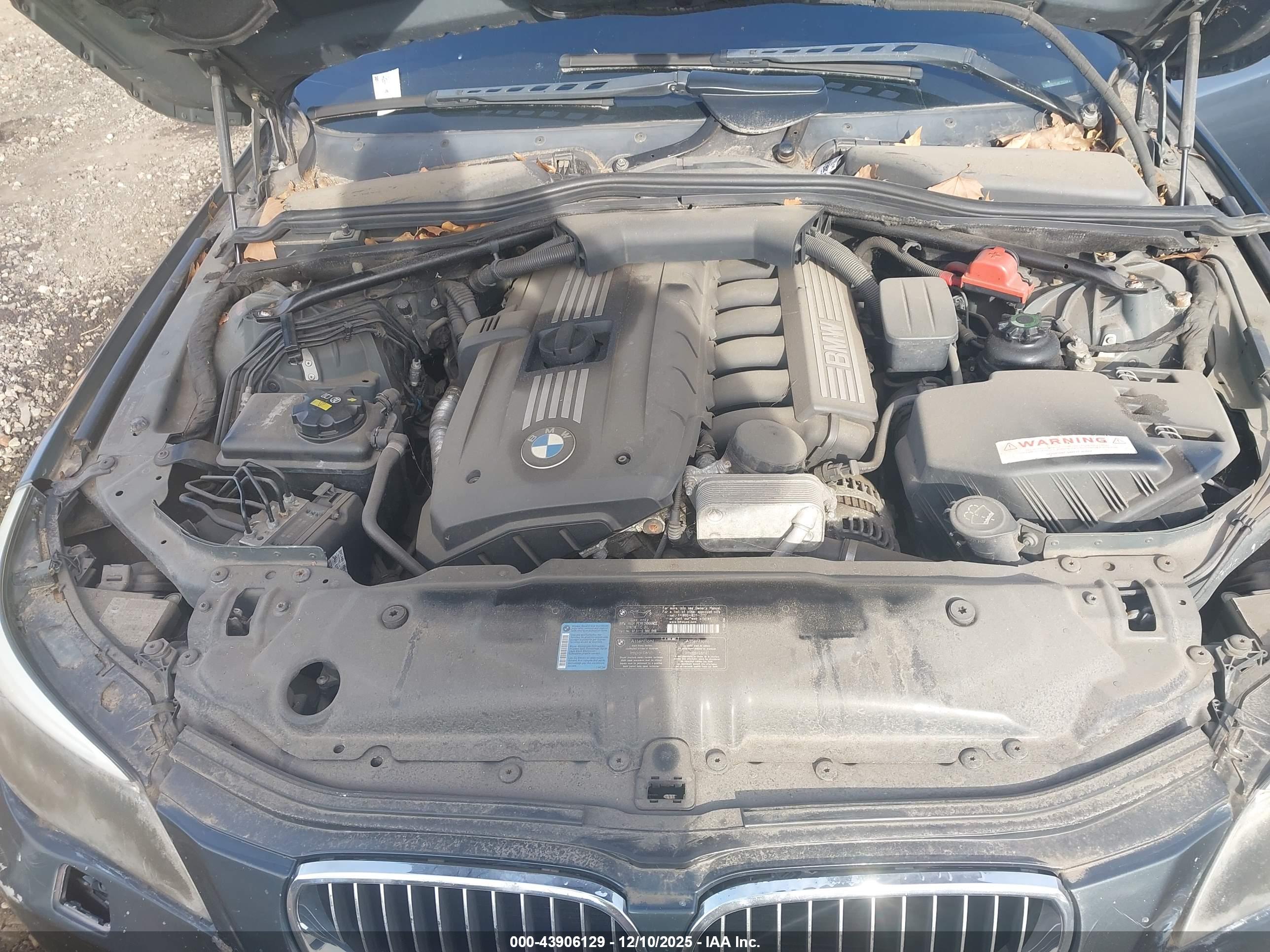 BMW 528XI image 10