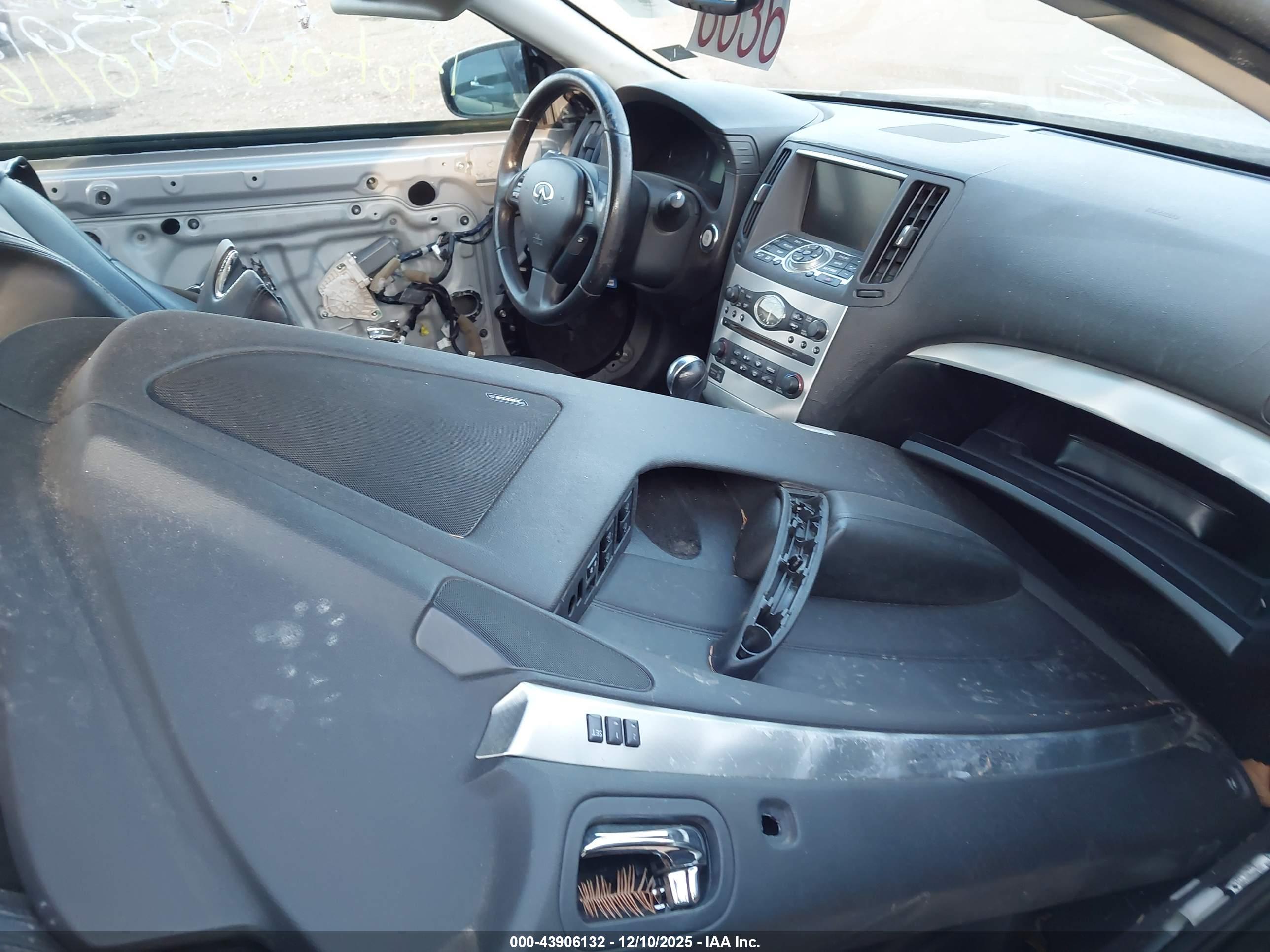 INFINITI G37 image 5