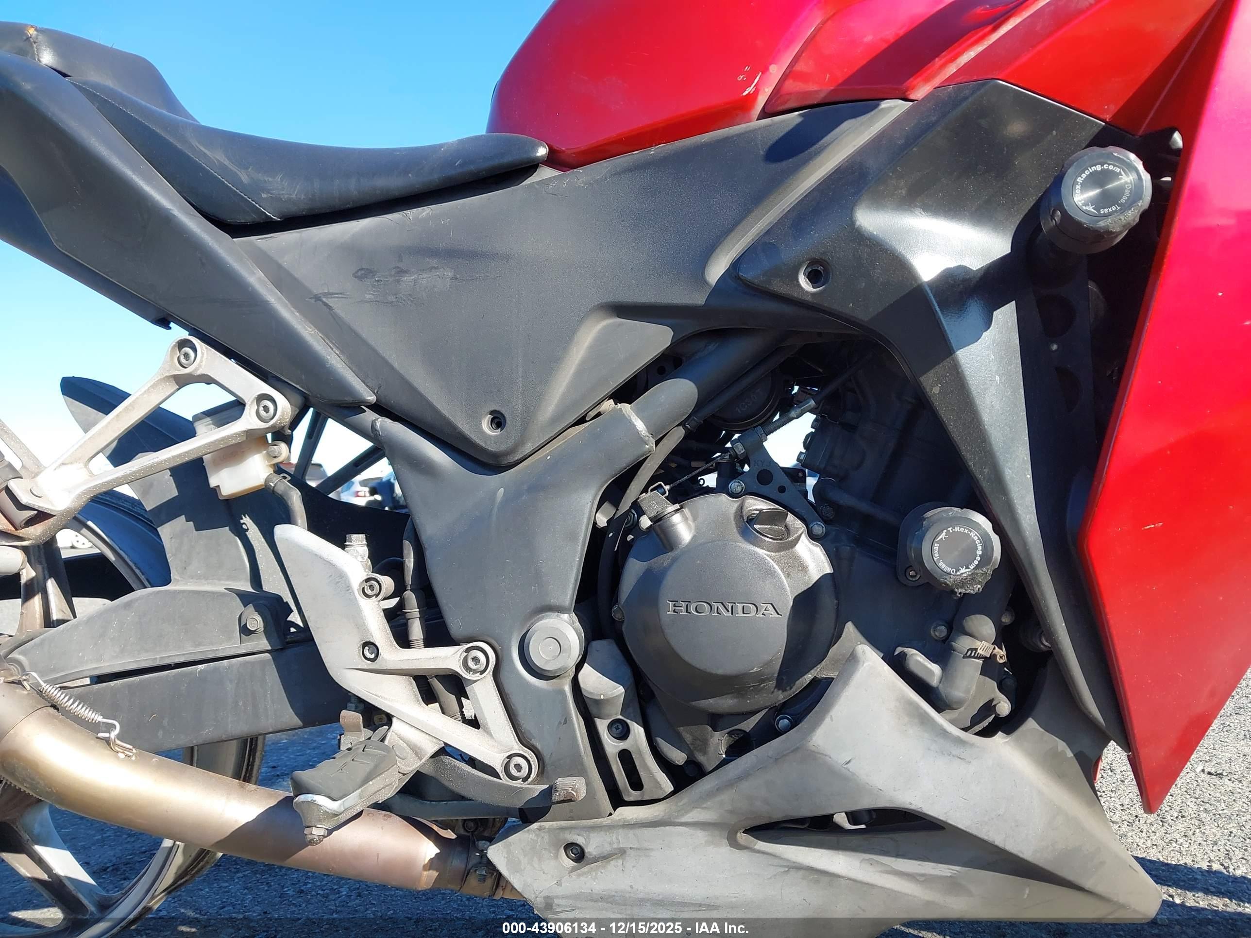HONDA CBR250 image 8