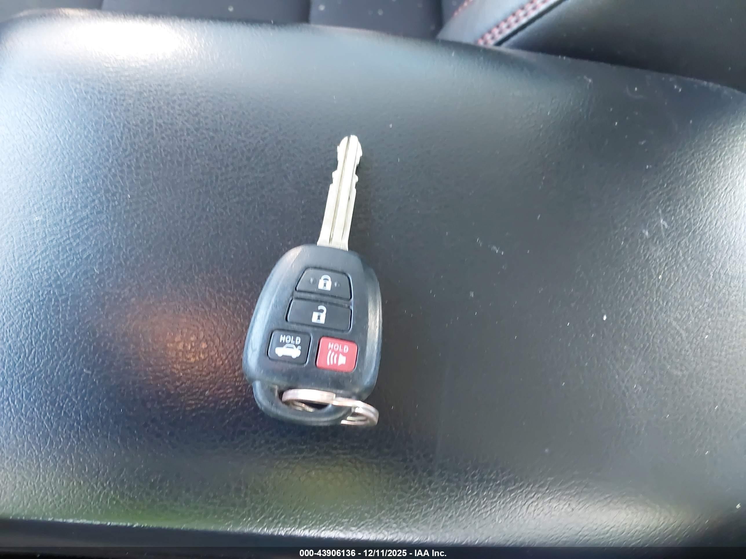 TOYOTA CAMRY image 11