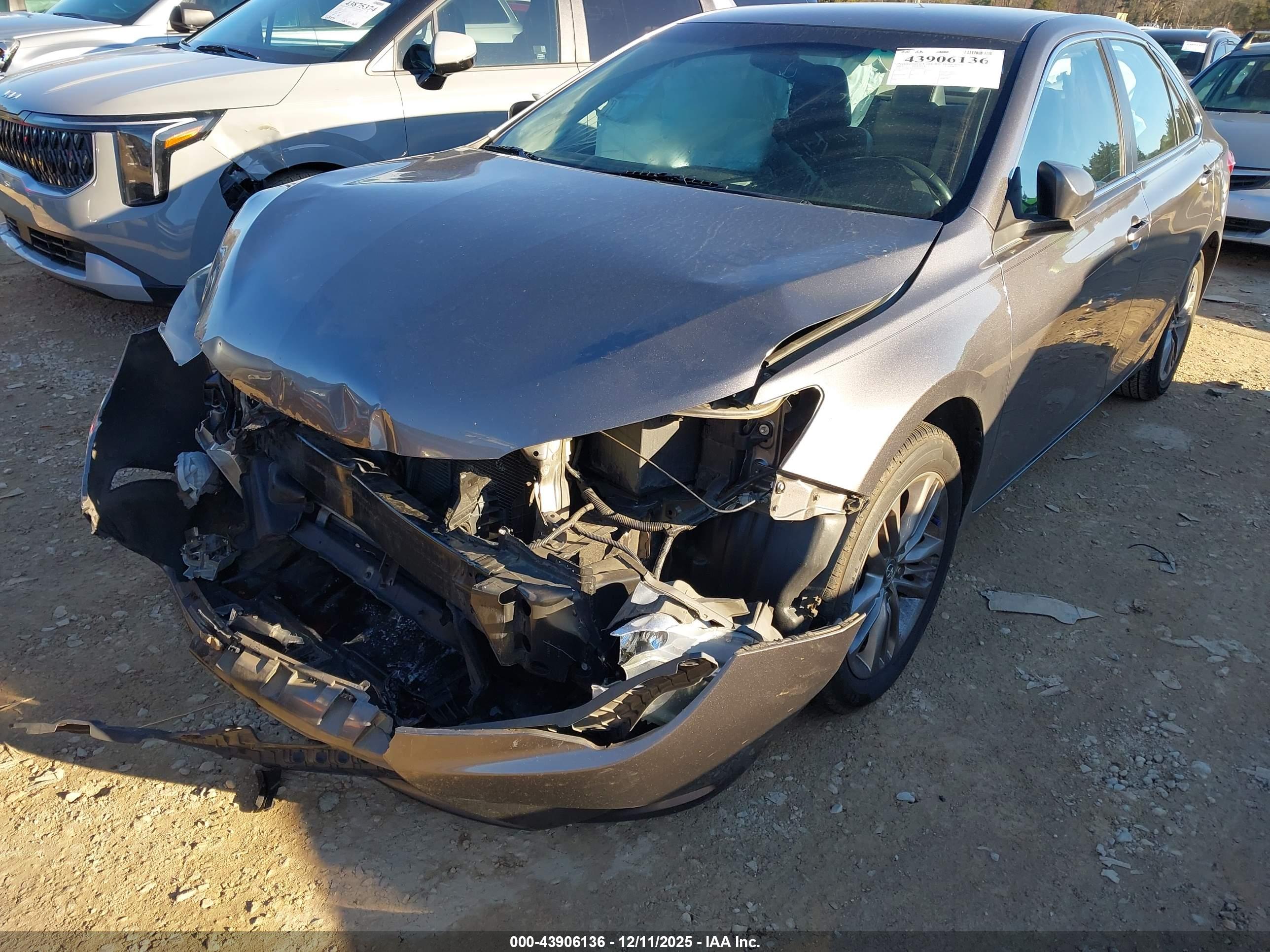 TOYOTA CAMRY image 6
