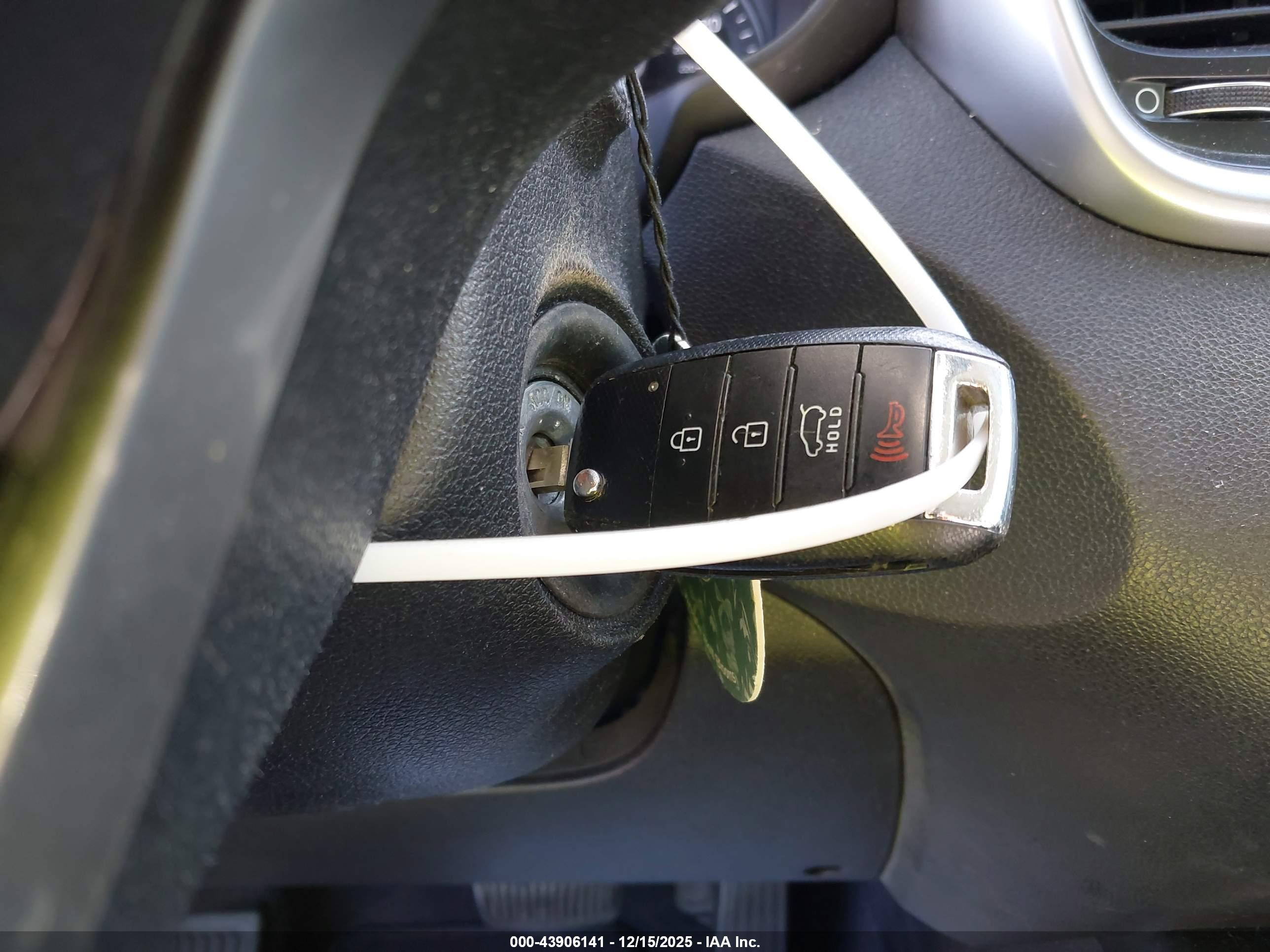 KIA SORENTO image 11