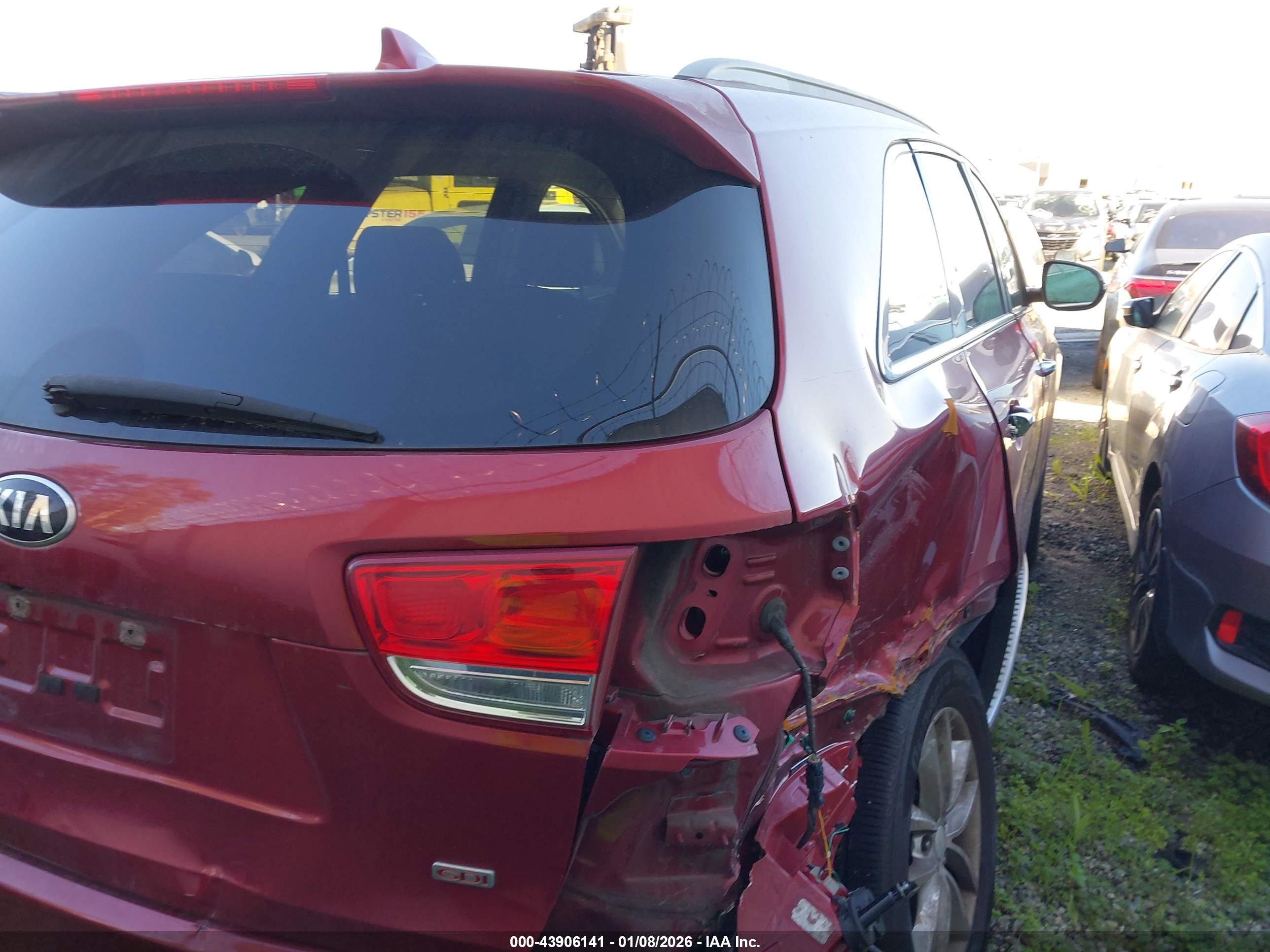 KIA SORENTO image 4