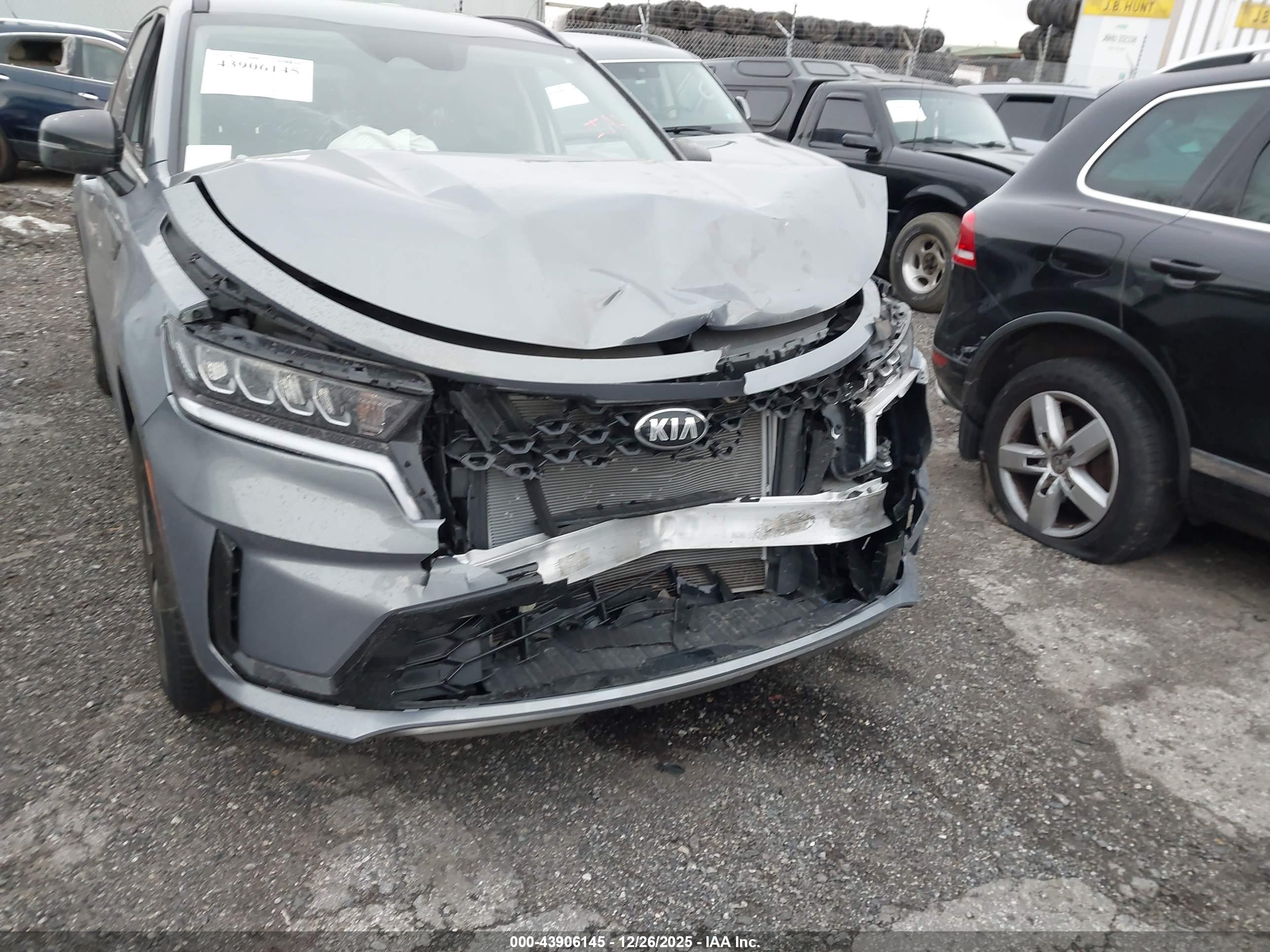 KIA SORENTO image 6
