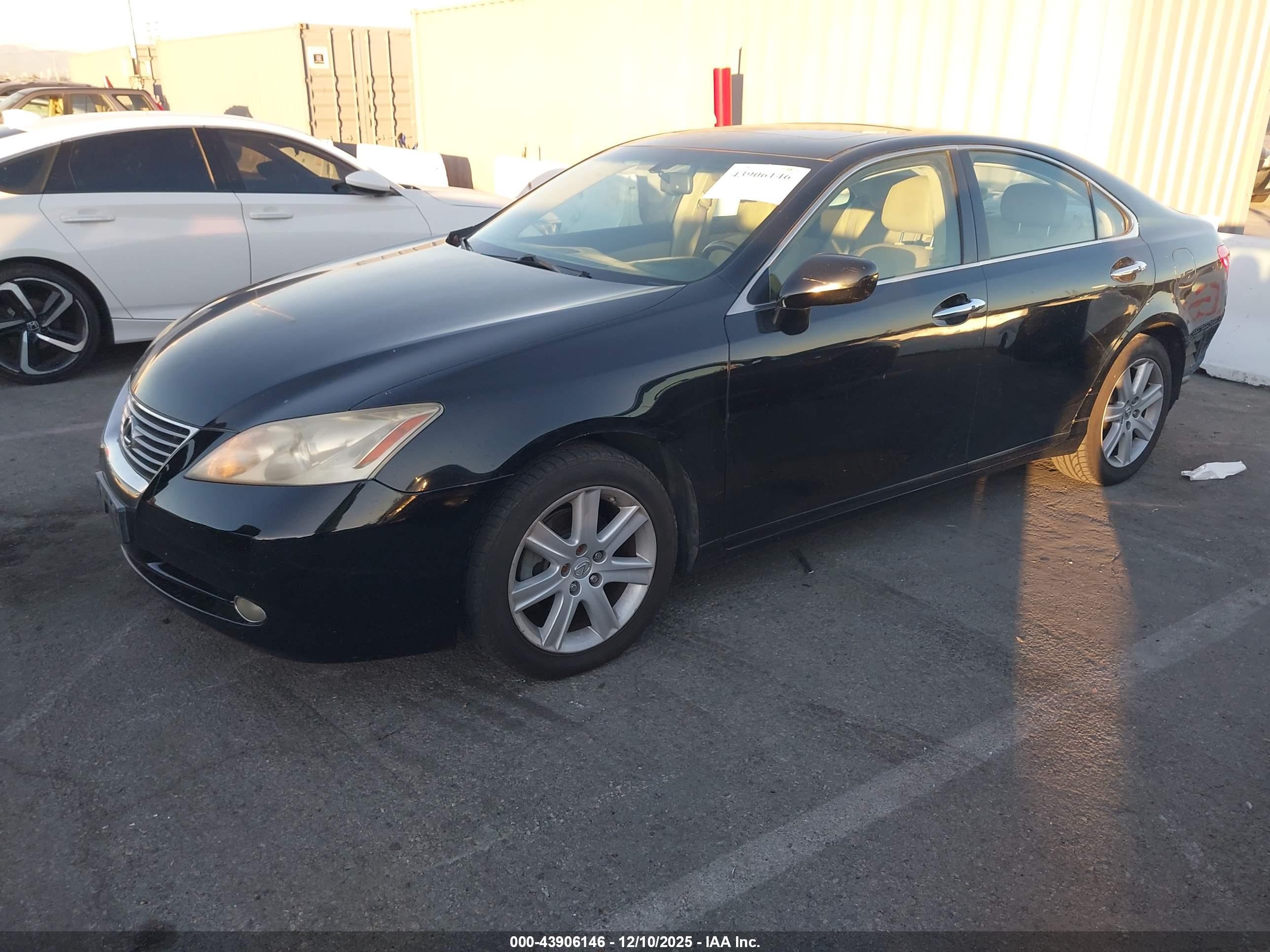 LEXUS ES image 2