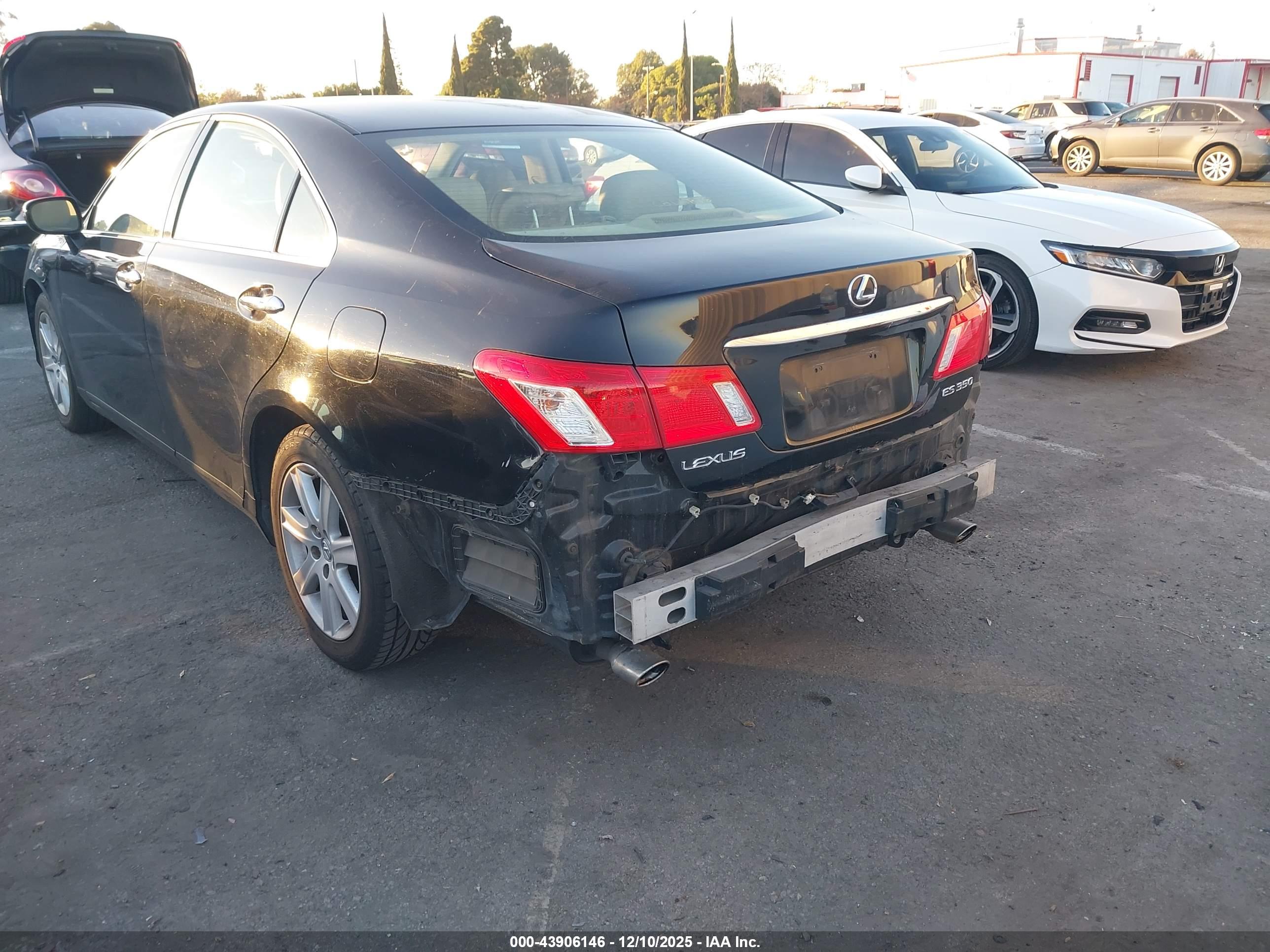LEXUS ES image 6