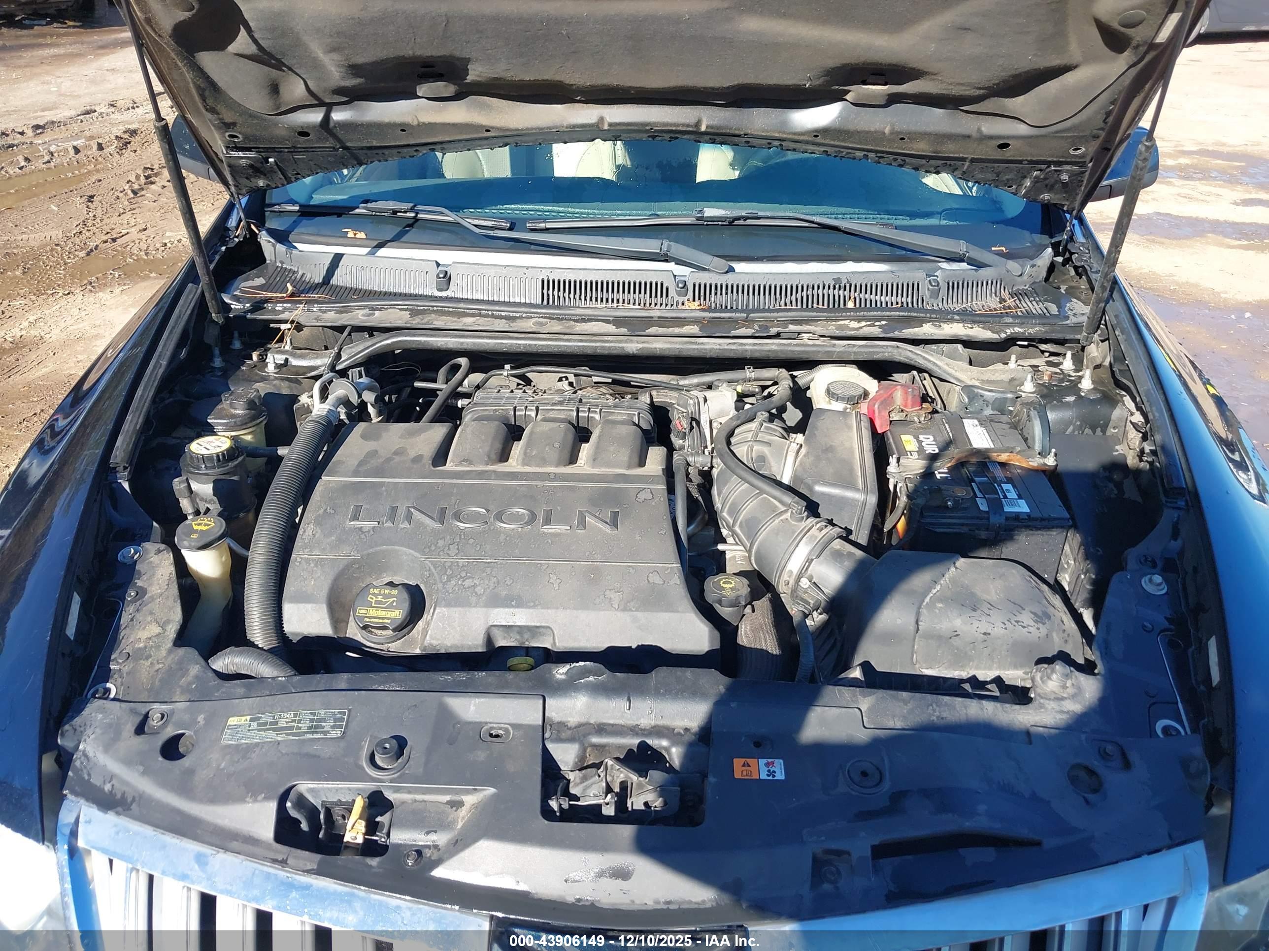 LINCOLN MKS image 10