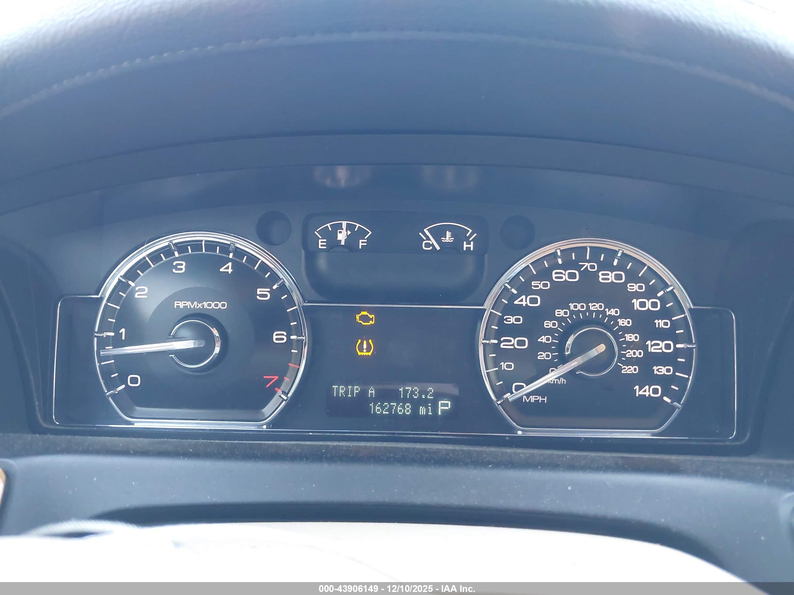 LINCOLN MKS image 7