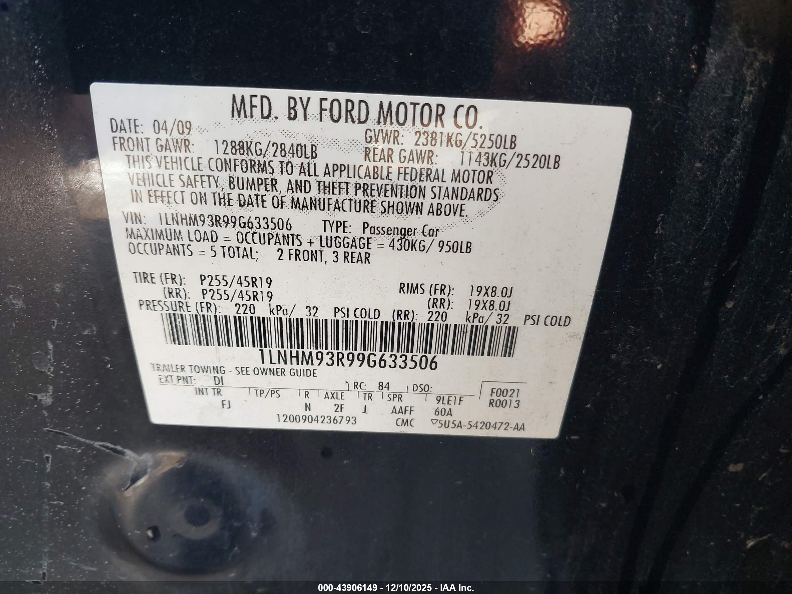 LINCOLN MKS image 9