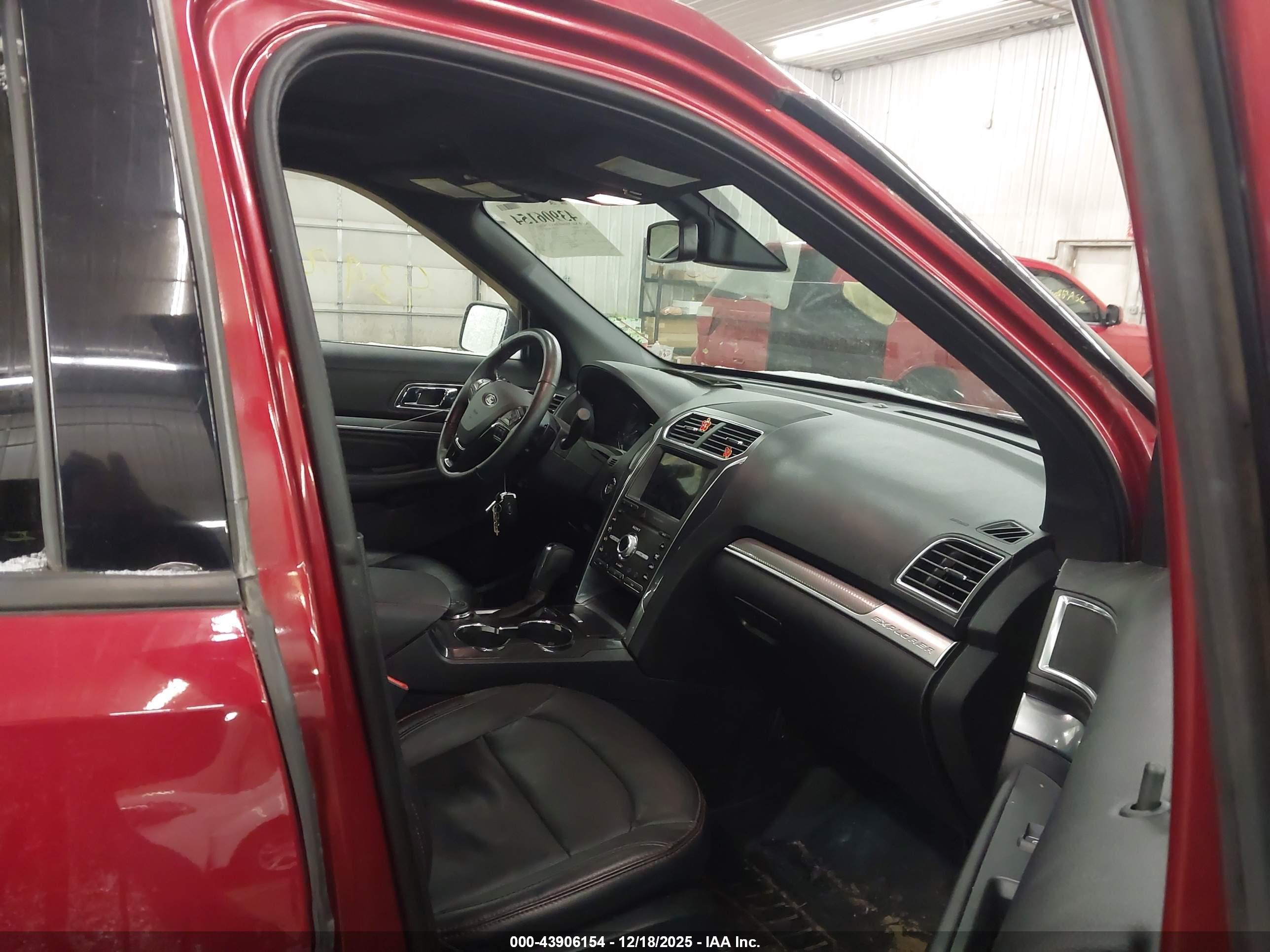 FORD EXPLORER image 5