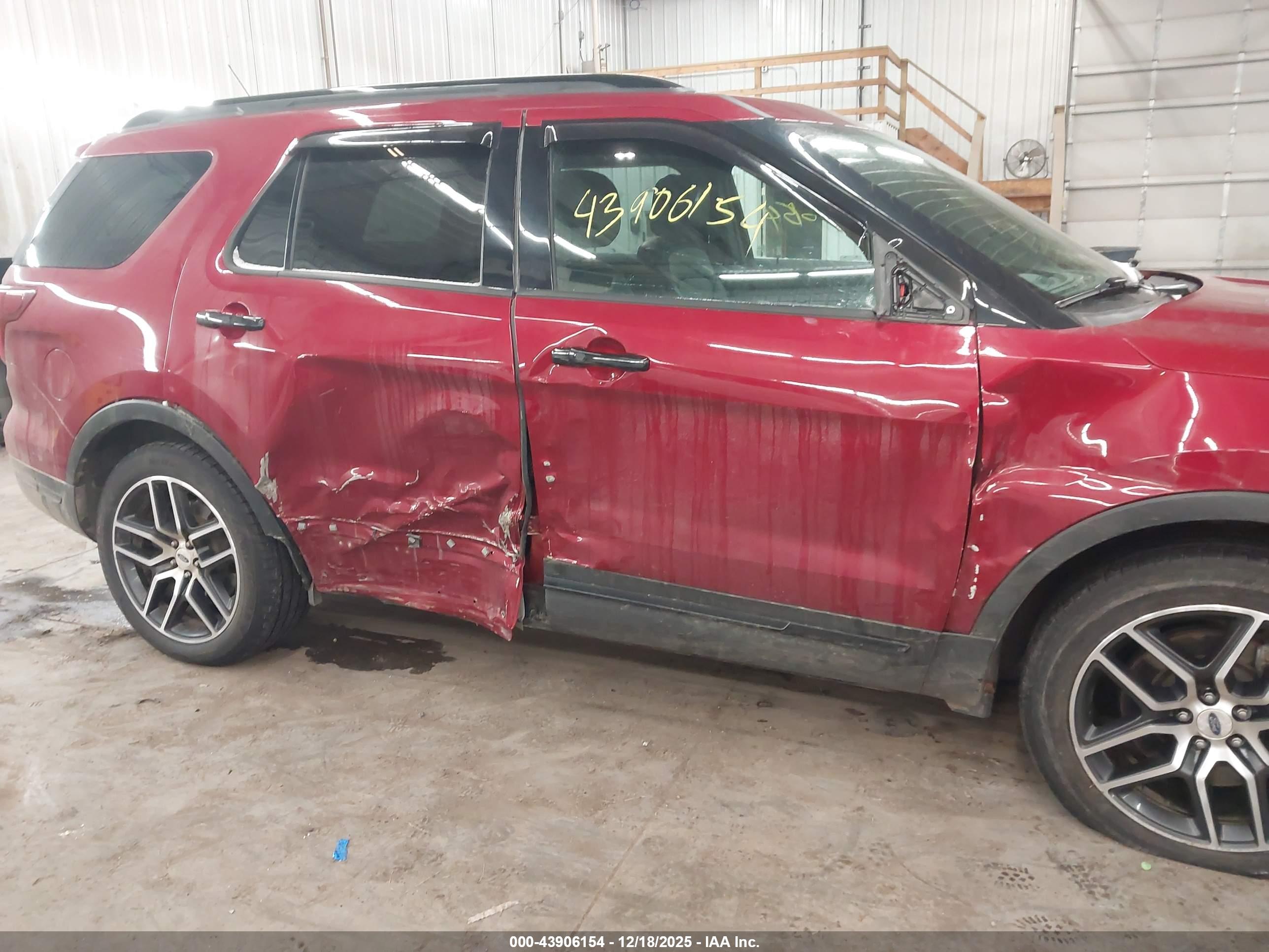 FORD EXPLORER image 6