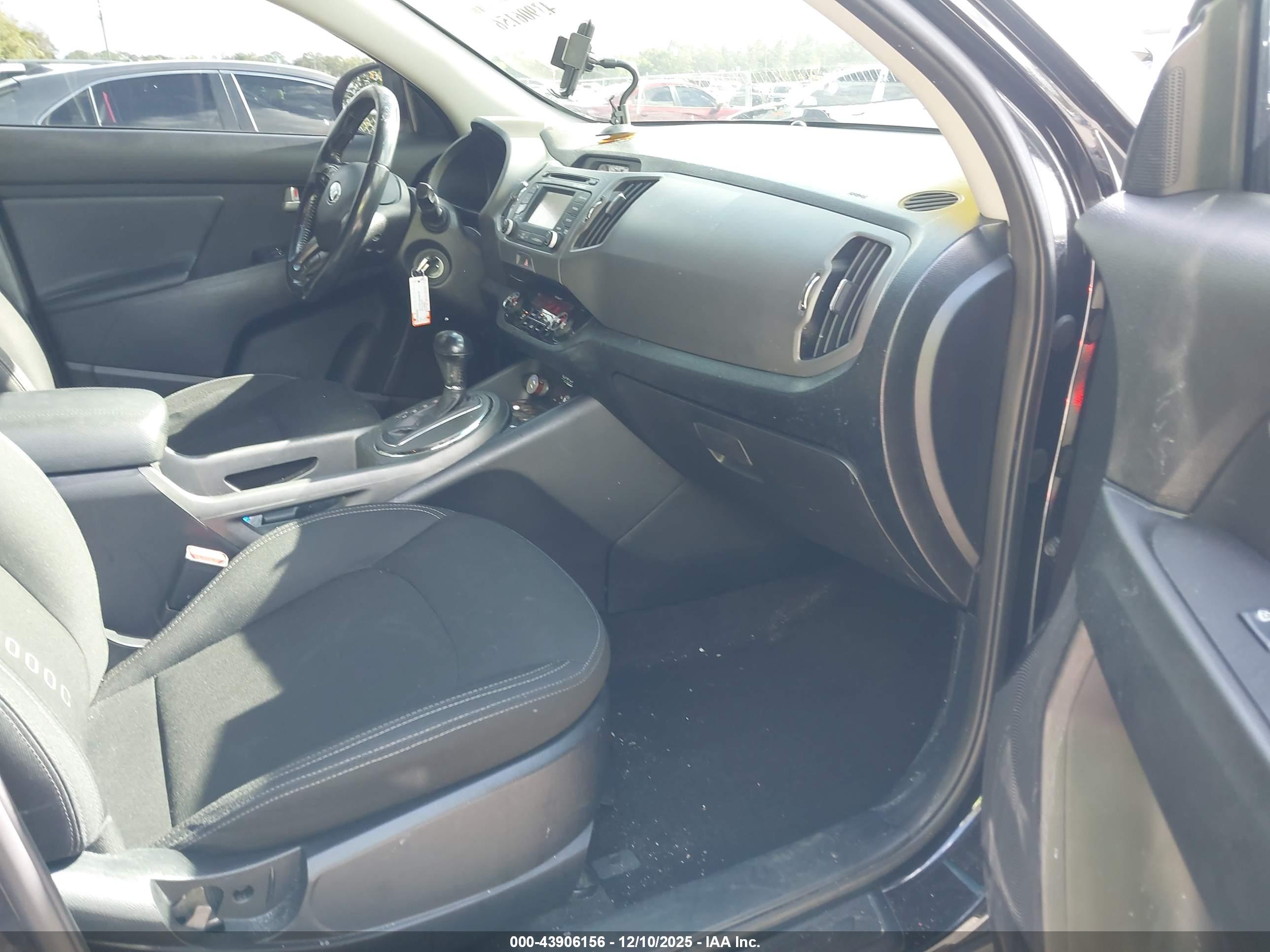 KIA SPORTAGE image 5