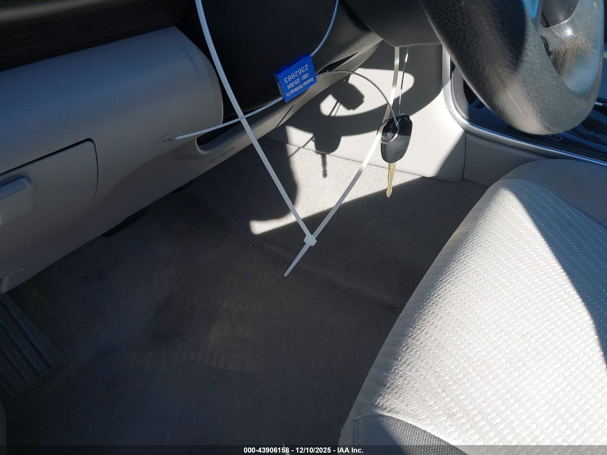 TOYOTA CAMRY image 11