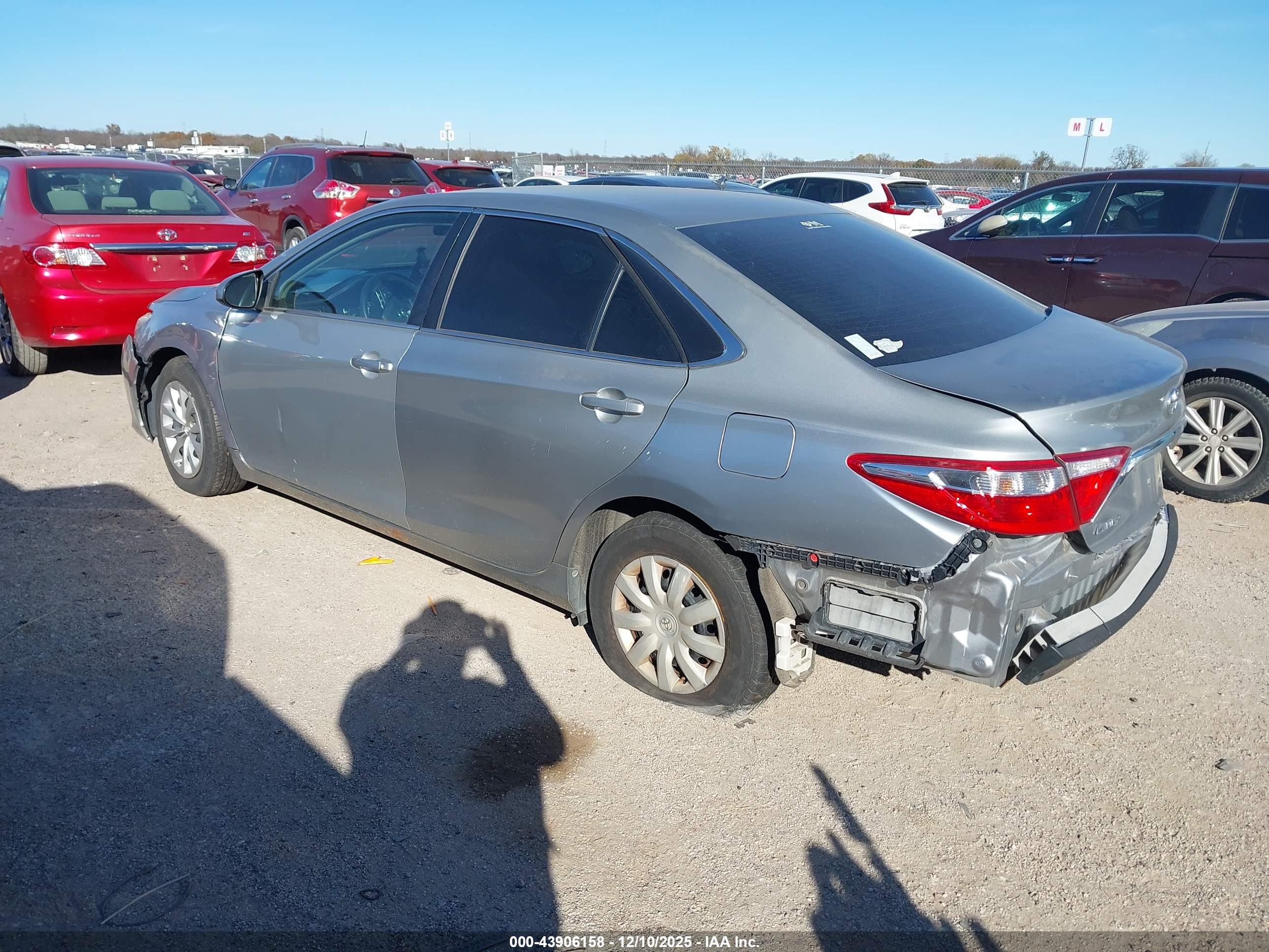TOYOTA CAMRY image 3