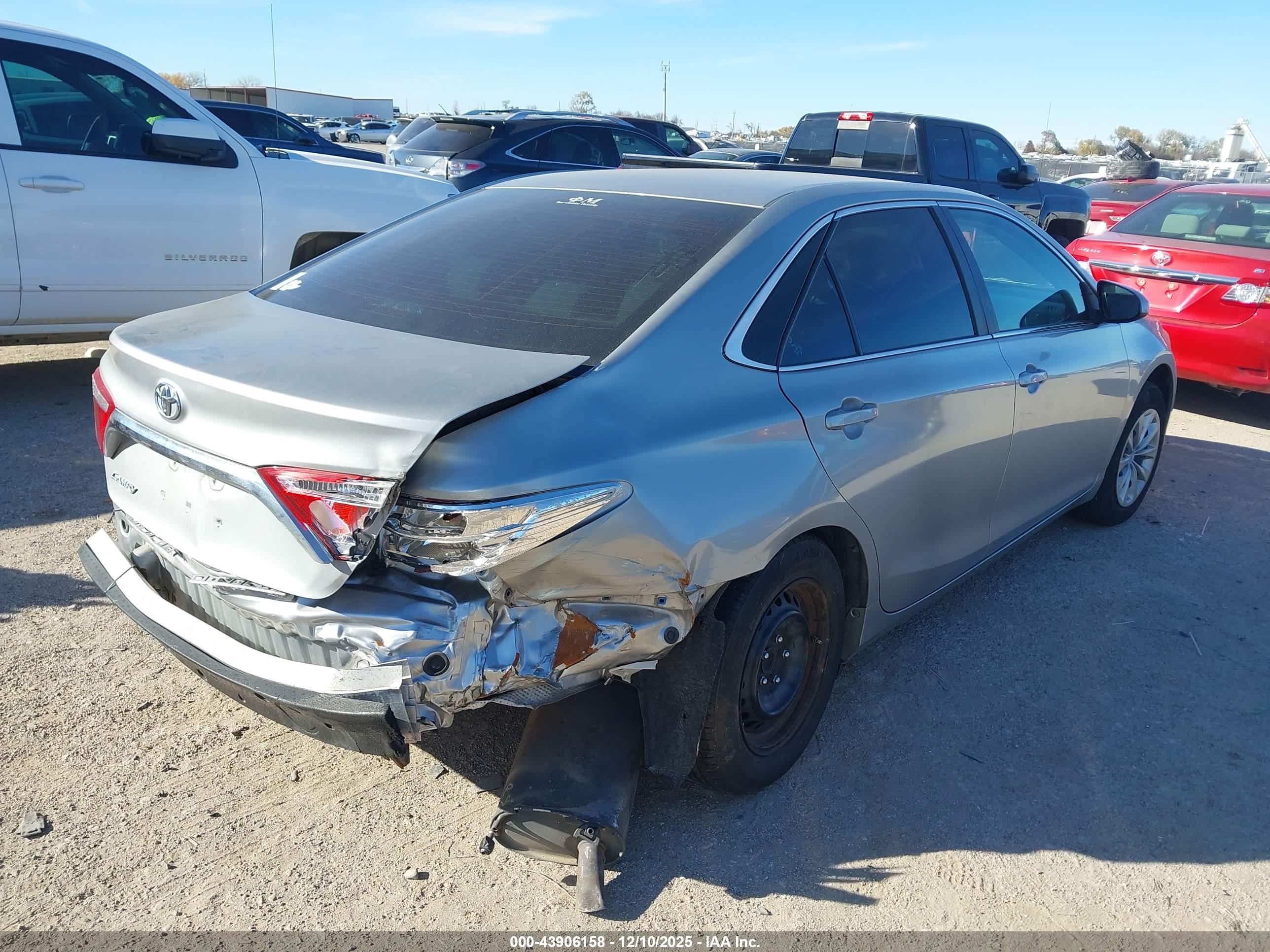 TOYOTA CAMRY image 4
