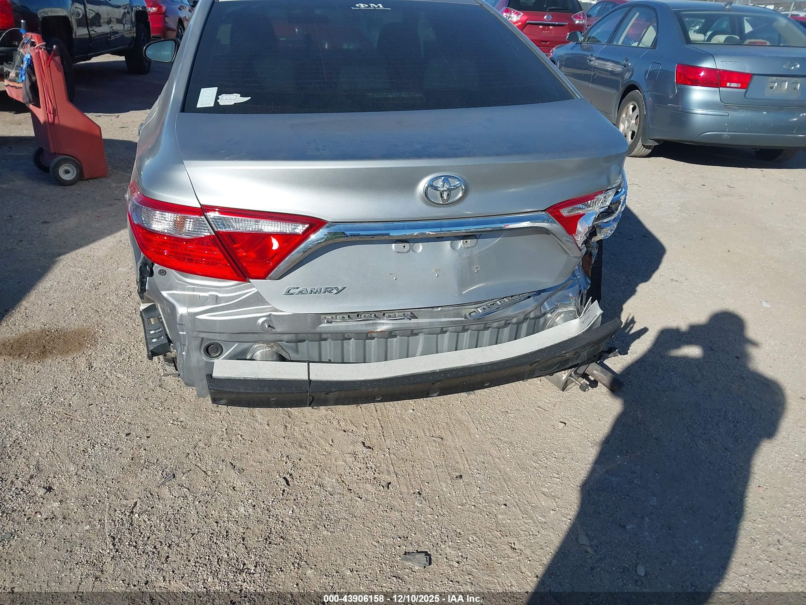 TOYOTA CAMRY image 6