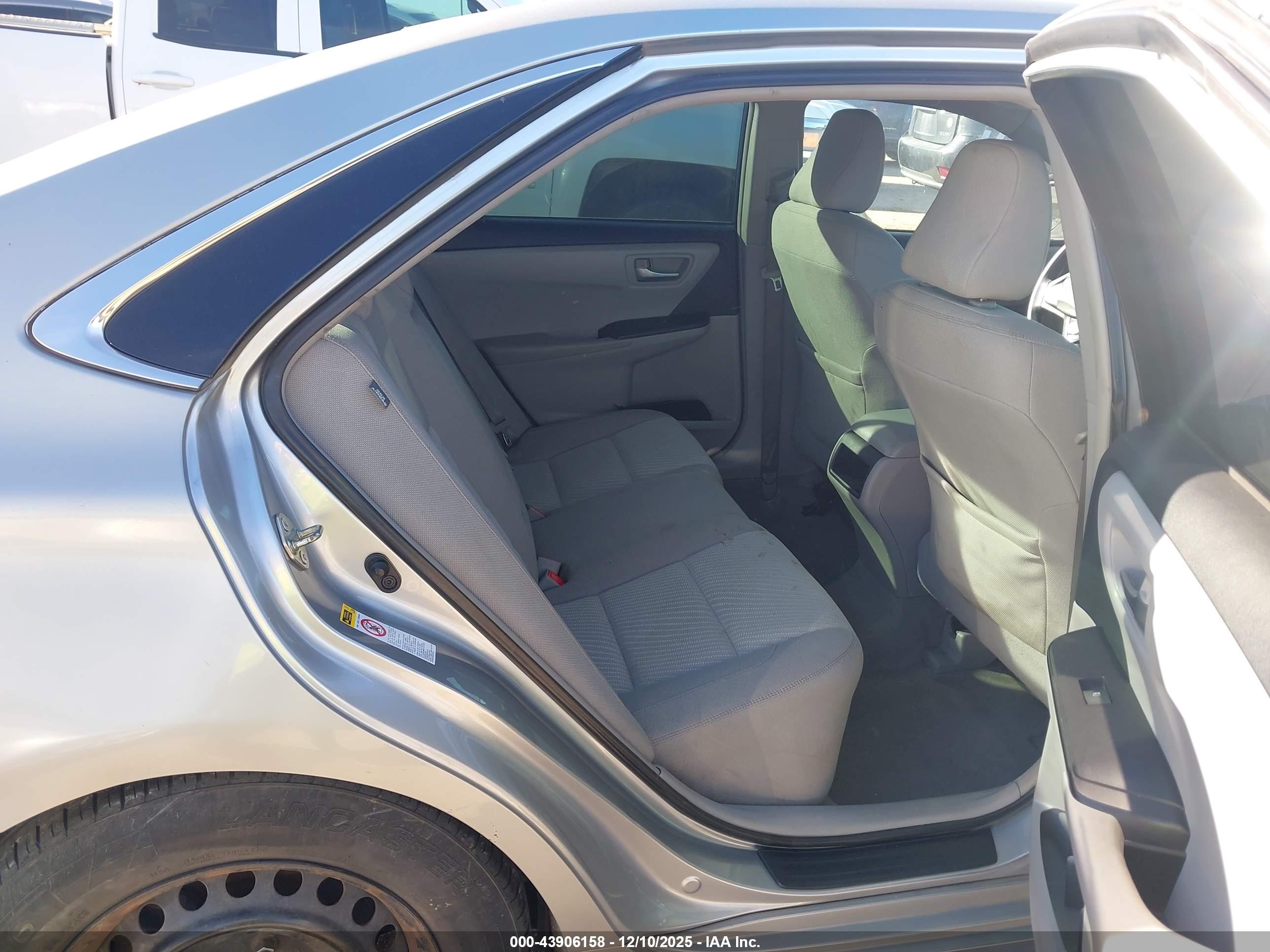 TOYOTA CAMRY image 8