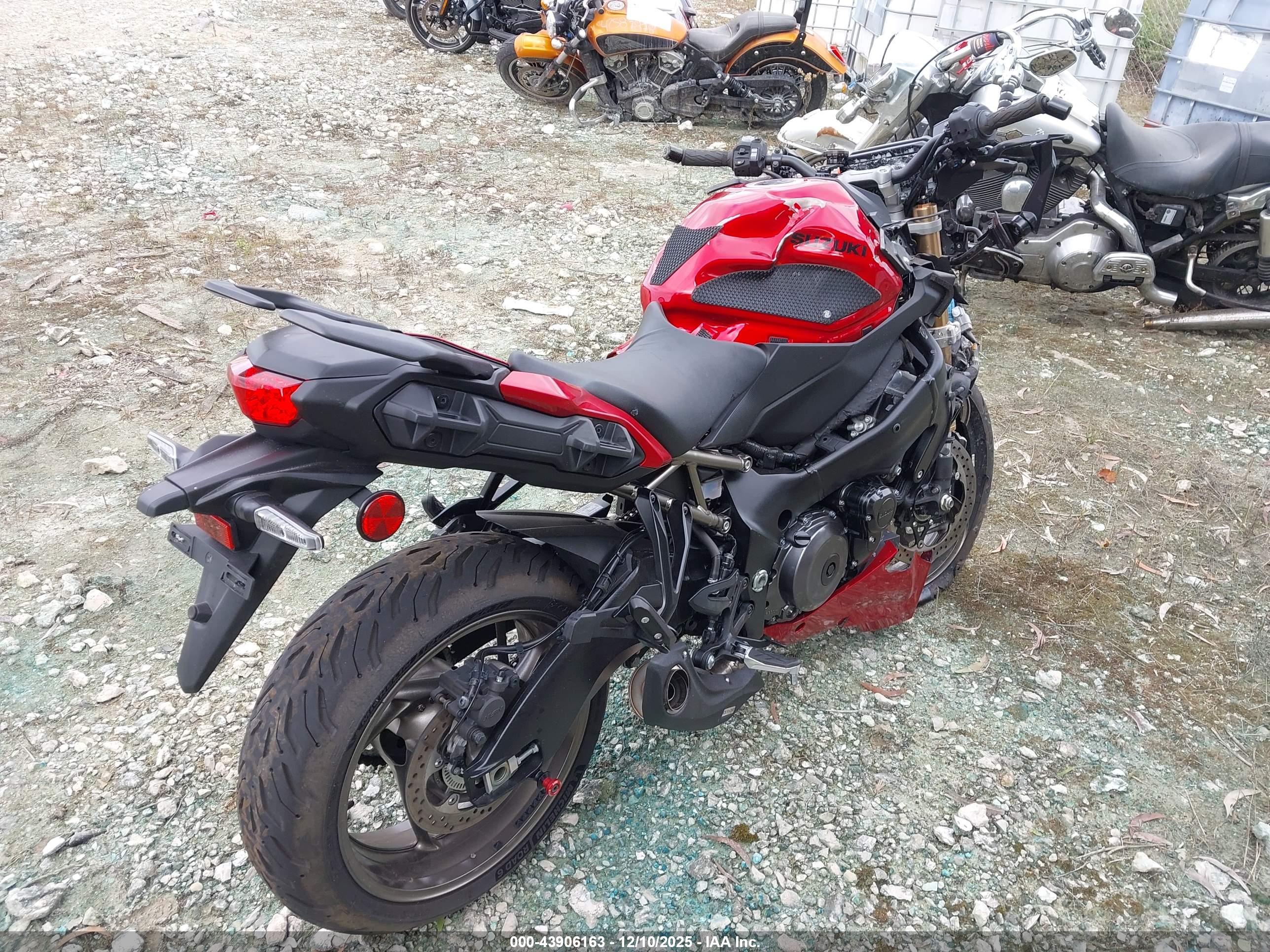 SUZUKI GSX1000 image 4