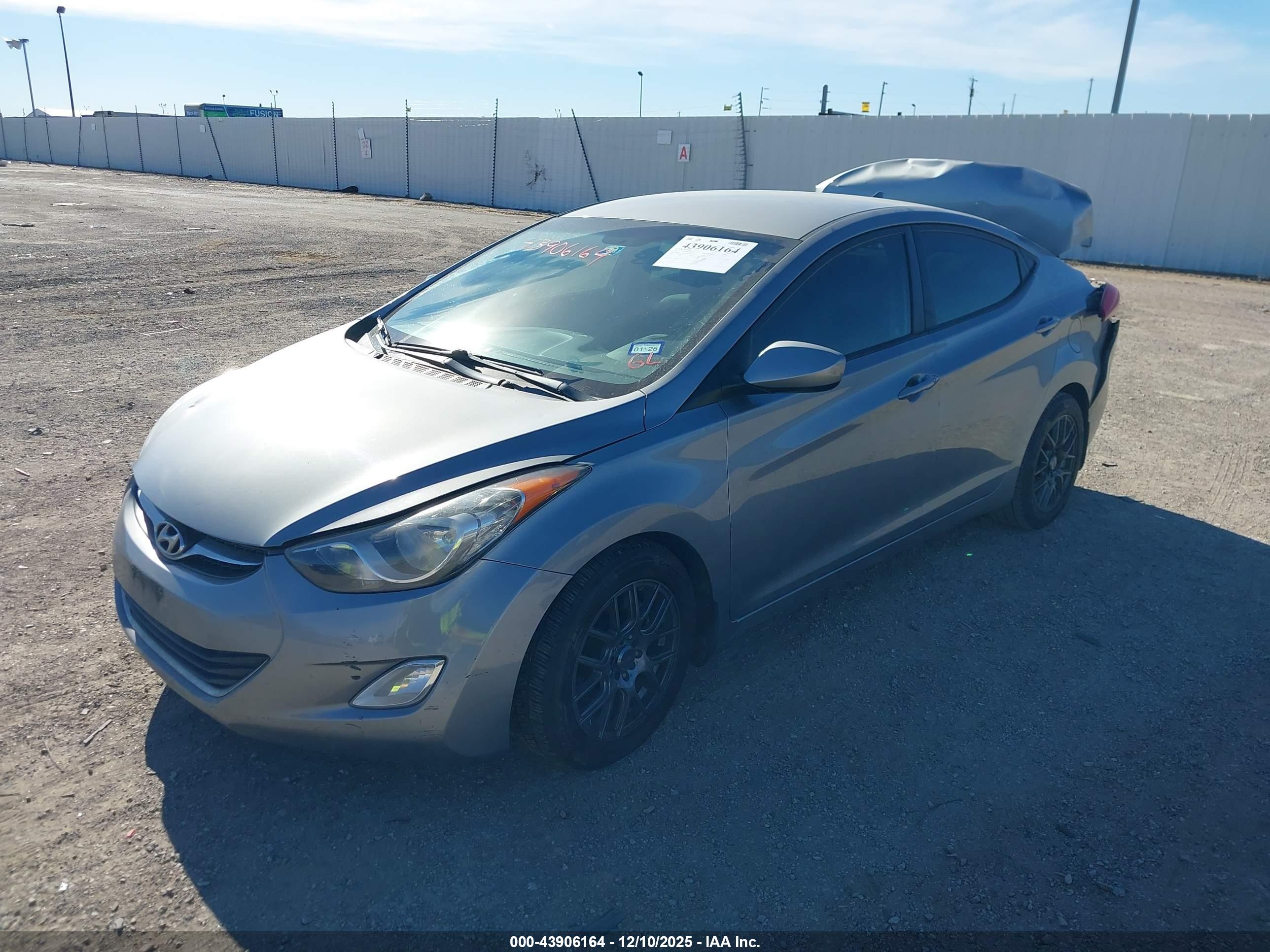 HYUNDAI ELANTRA image 2